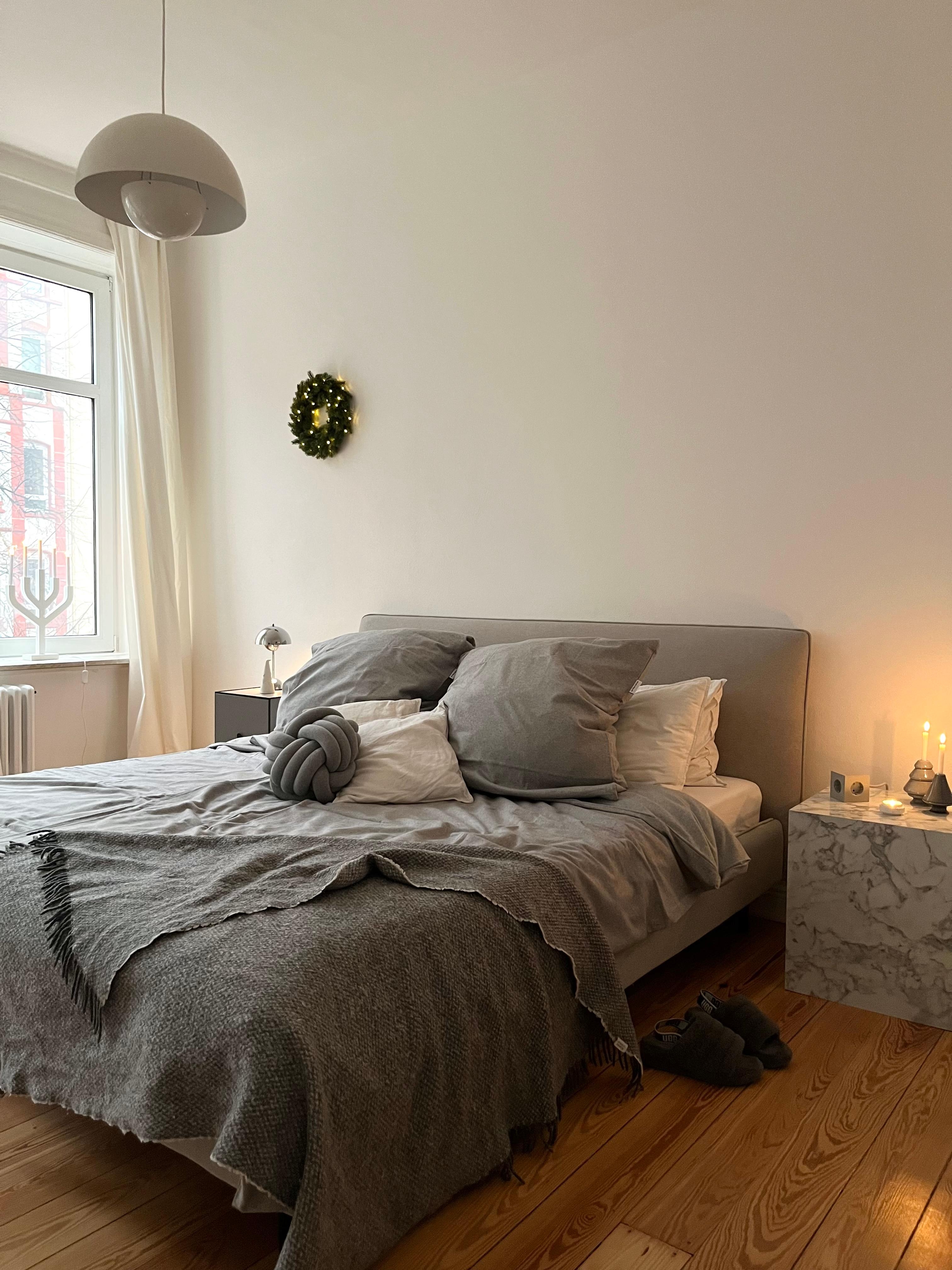 Schlafzimmerinspo ✨ #schlafzimmer #altbauwohnung #weihnachtsdekoration #hygge #neuhier
