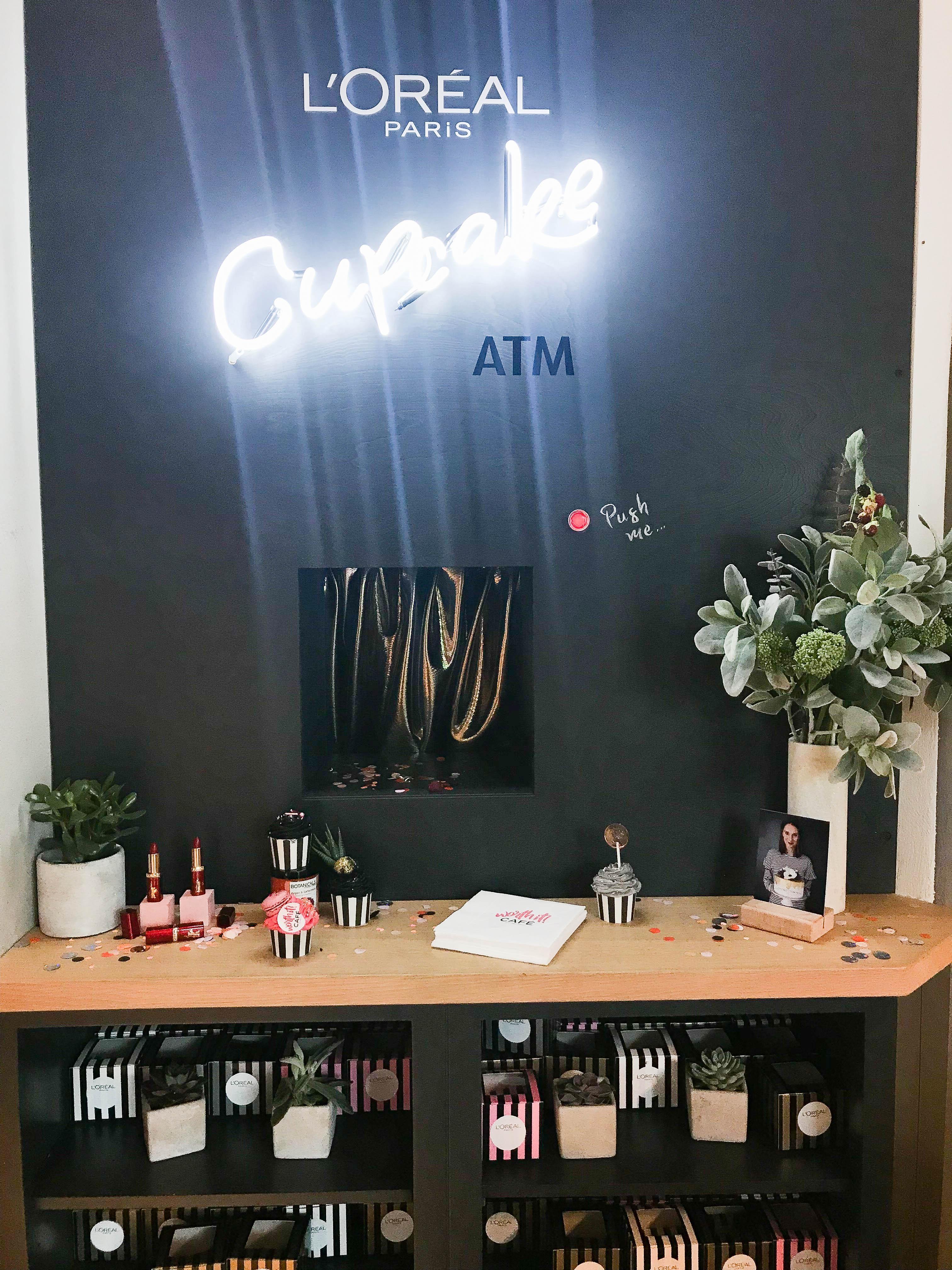 Schleckermäuler aufgepasst: Im Worth it Café gibt's einen Cupcake-ATM! 💕#loreal #berlinale2019