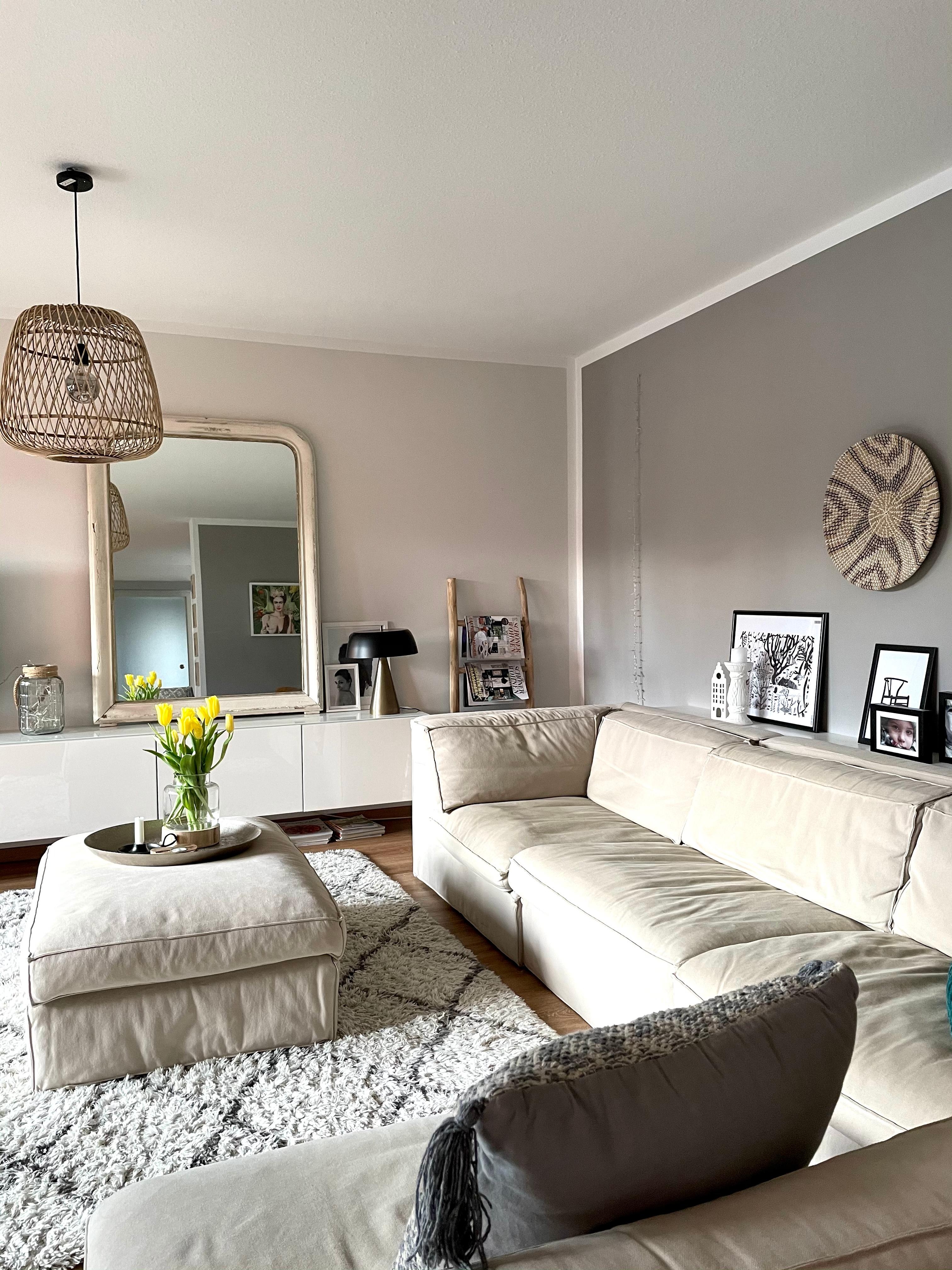 Schnelle Veränderung durch Bilder, Farben oder Accessoires #wohnzimmer #interior #living 