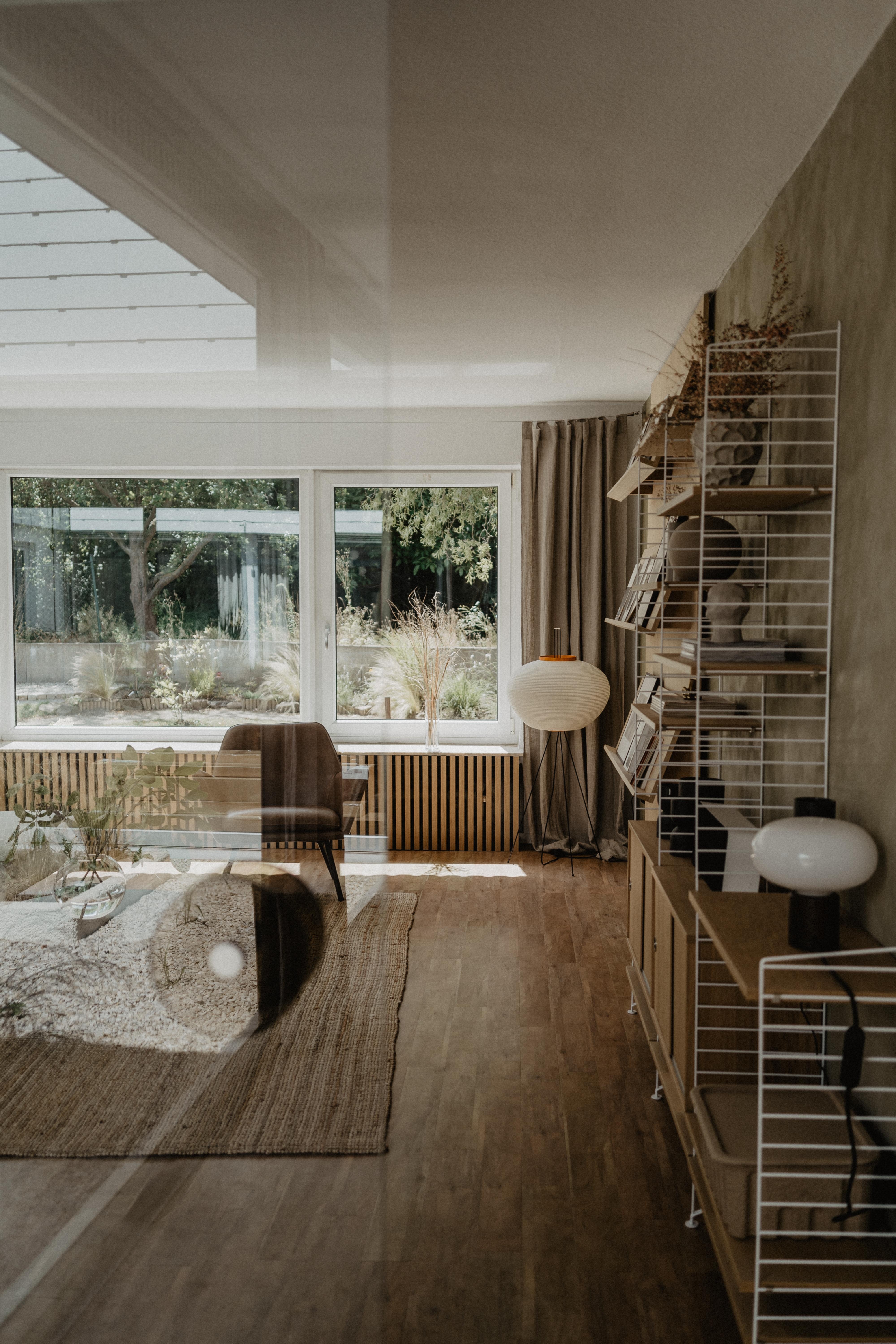 Schönen Abend☀️ #wohnzimmer #hausbau #renovierung #interiordesign #akari #stringfurniture #vitra #retro #midcenturymodern