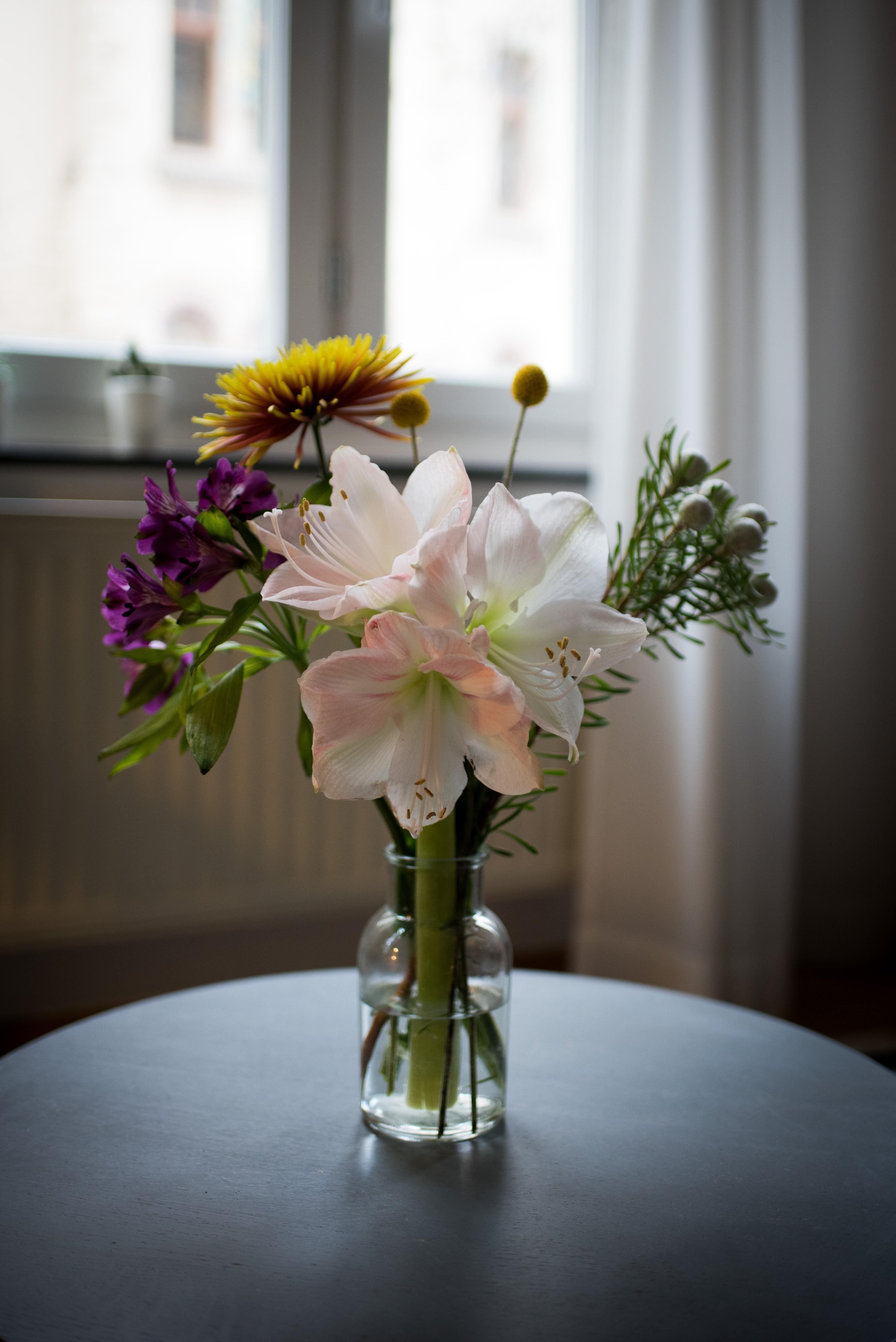 Schönen Mittwoch! #wohnzimmer #freshflowers #interiorstyle