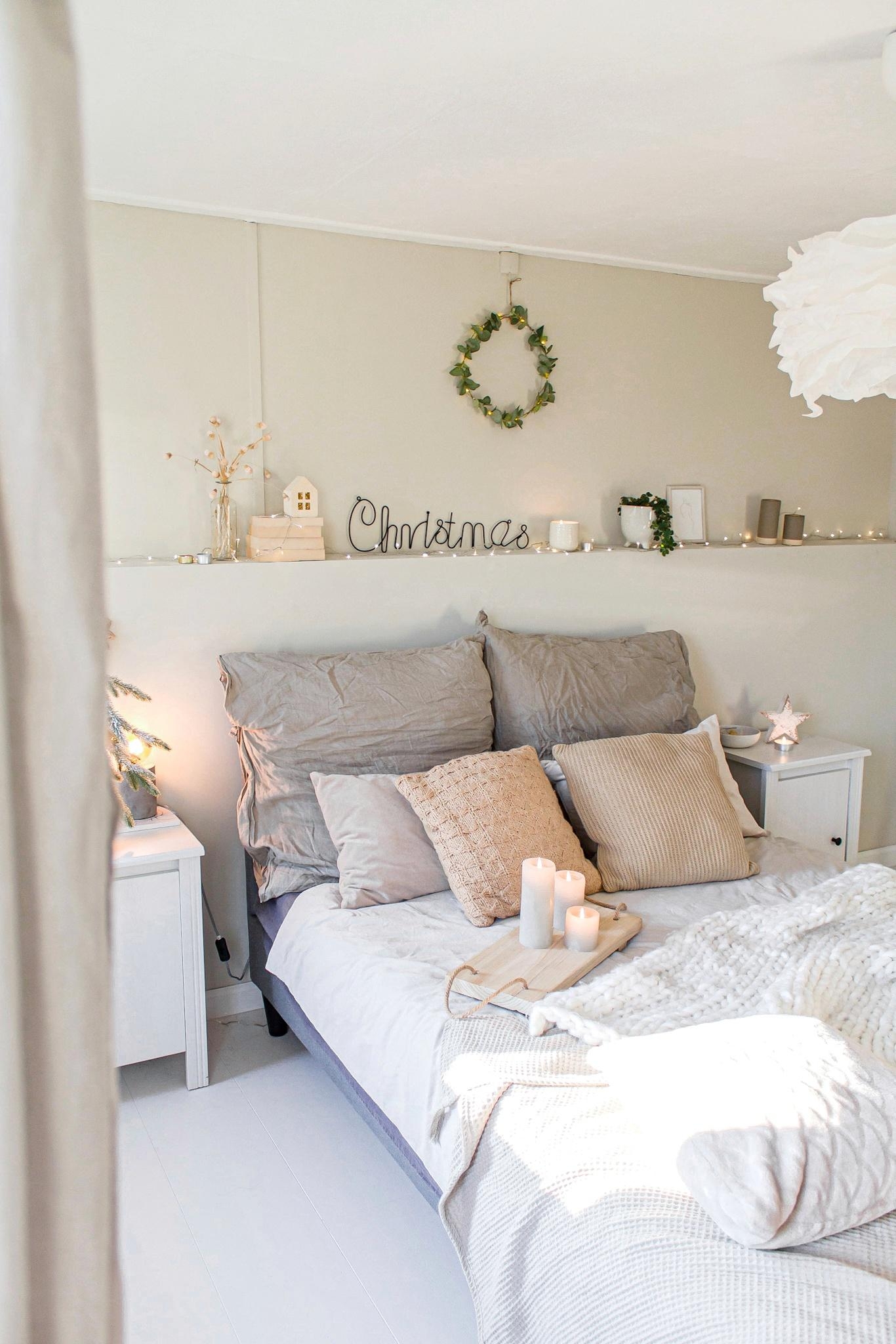 Schönen Nikolaustag! 🎅
#schlafzimmer #hygge #weihnachten #weihnachtsdeko #kranz #kerzen #bett #bettwäsche #adventsdeko 