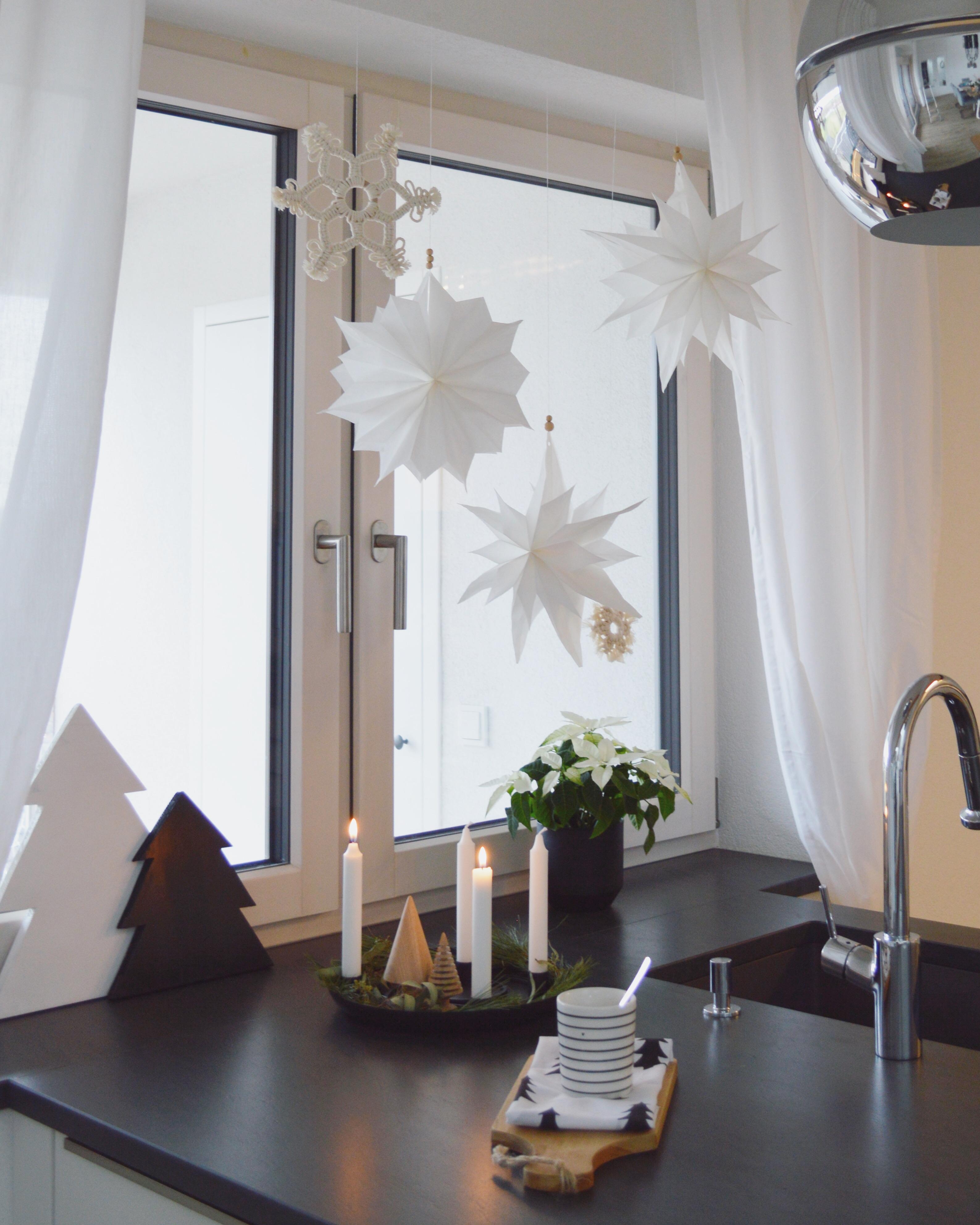 Schönen zweiten Advent 🕯🕯
#weihnachtskranz #weihnachtsstern #kitchendetails #meinfroehlicheszuhause