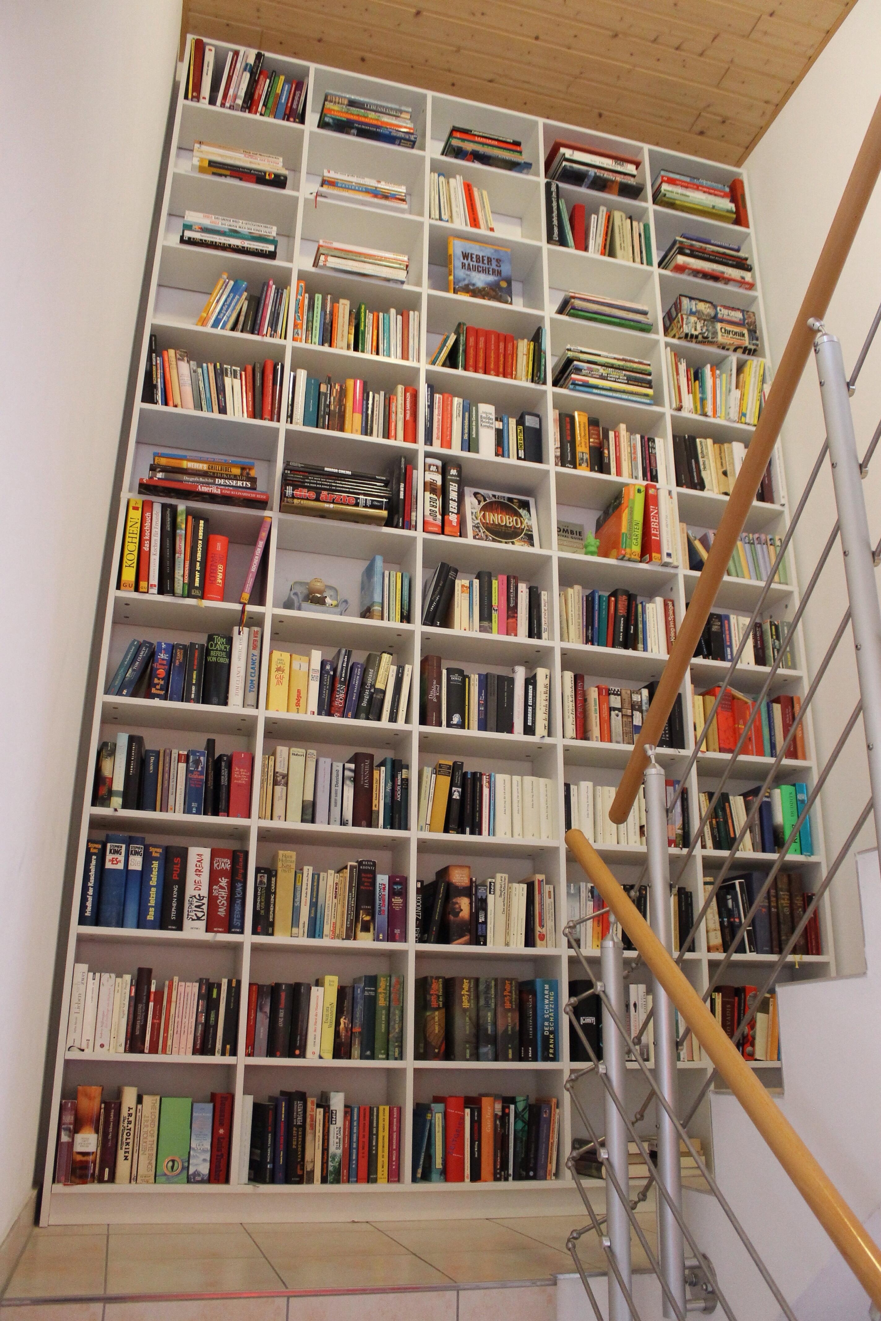 Schönes Bücherregal aus weißem MDF #regal #bücherregal ©Pickawood