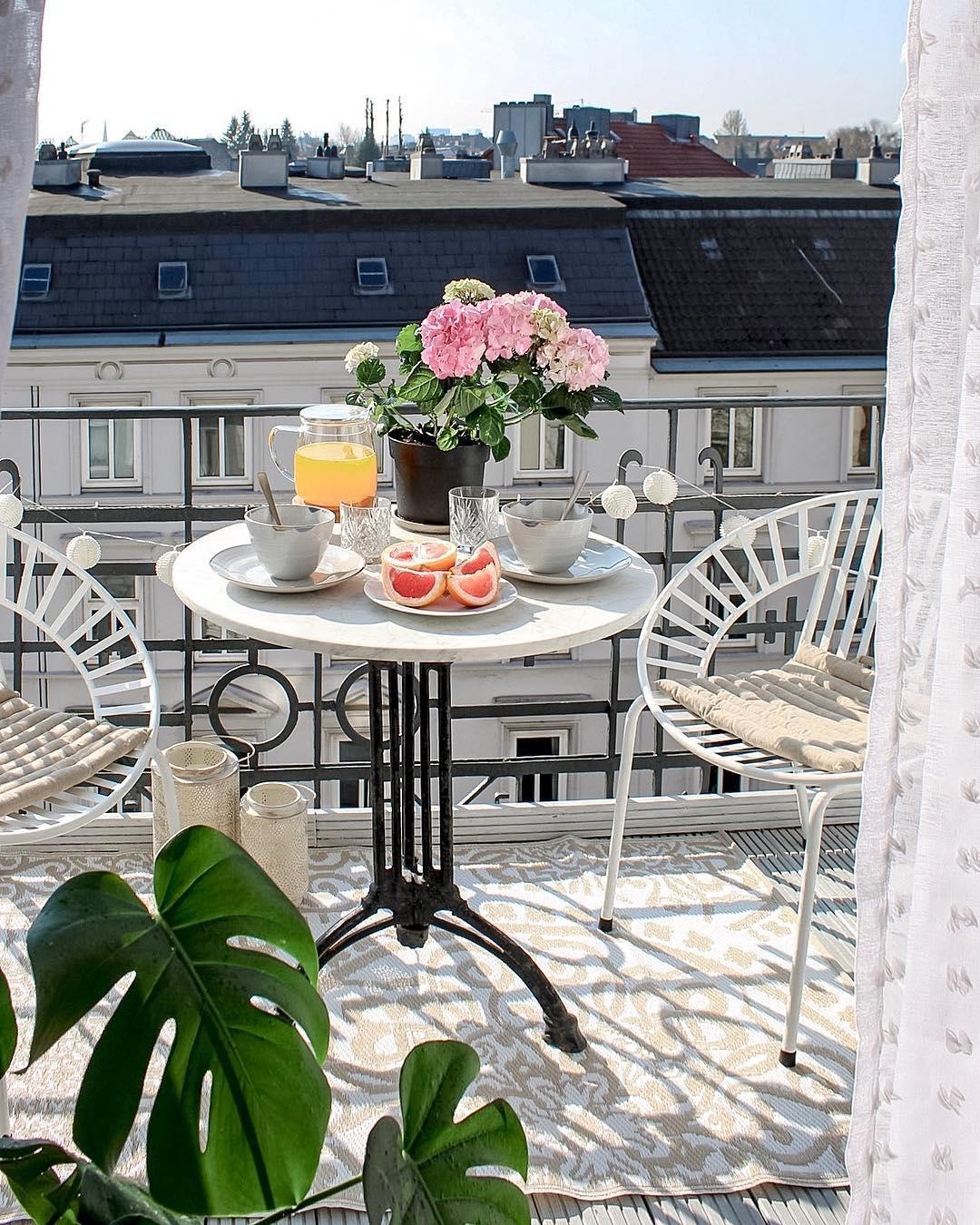 Schönes #Wetter genießen.

#balkon #balkonien #livingchallenge #kücheneinrichtung #frühstück #frühling #altbau #deko 