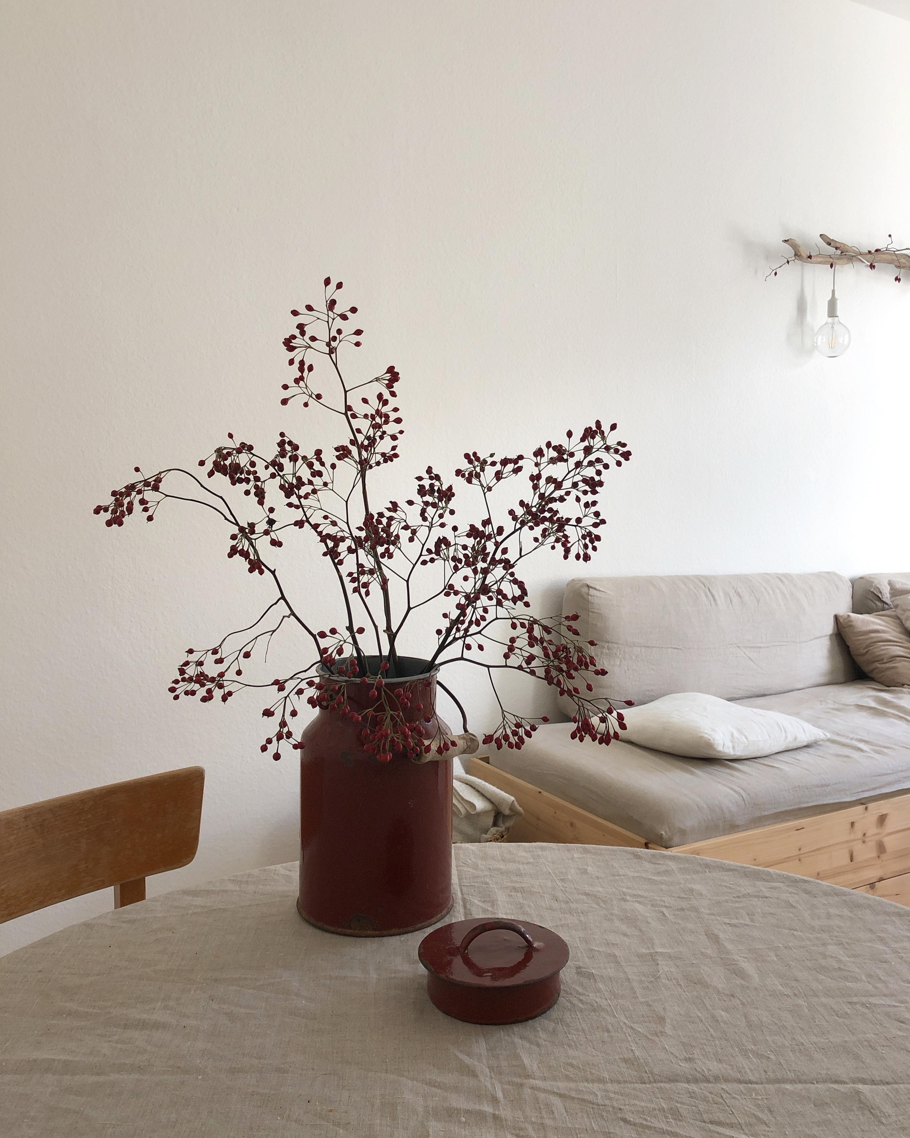 Schönes Wochenende #blumen #deko #minimalistisch #trockenblume #wohnzimmer 