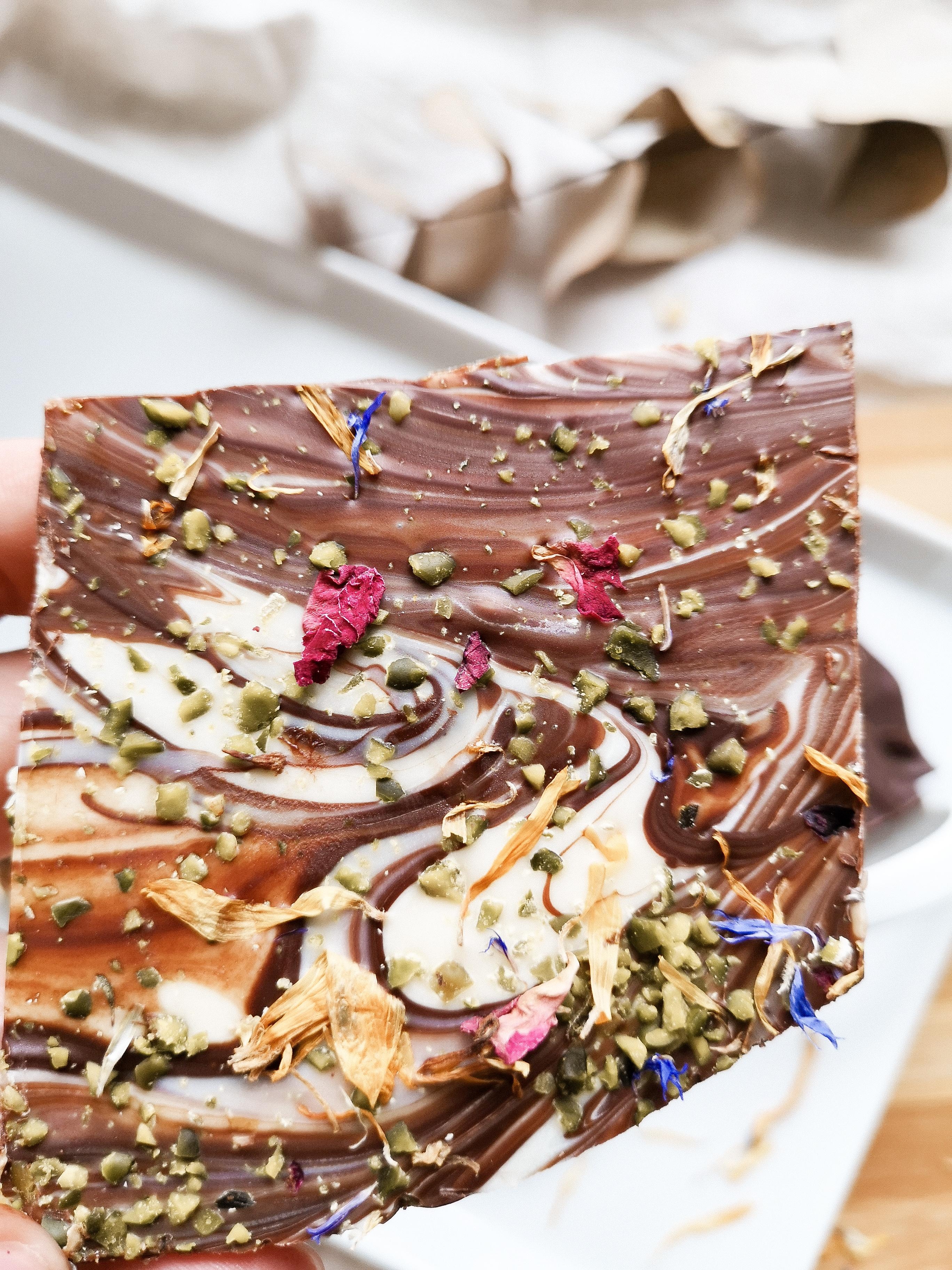 #Schokolade mit essbaren #Blumen ♡♡♡

#flowers #foodlover #food #foodie #Küche #sonntag 