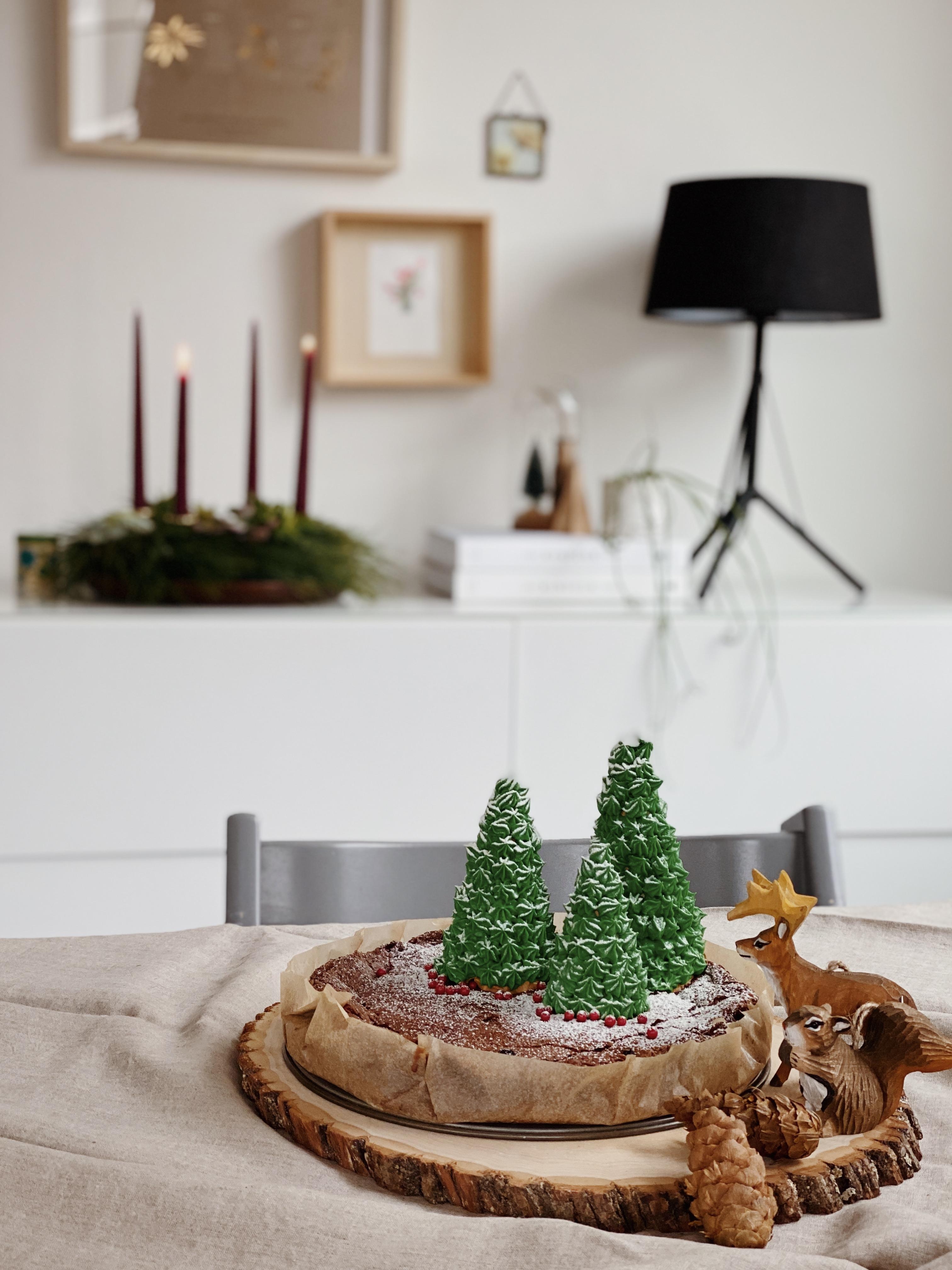 Schokoladentarte im Weihnachtslook #christmascake #cake #onthetable #kuchen