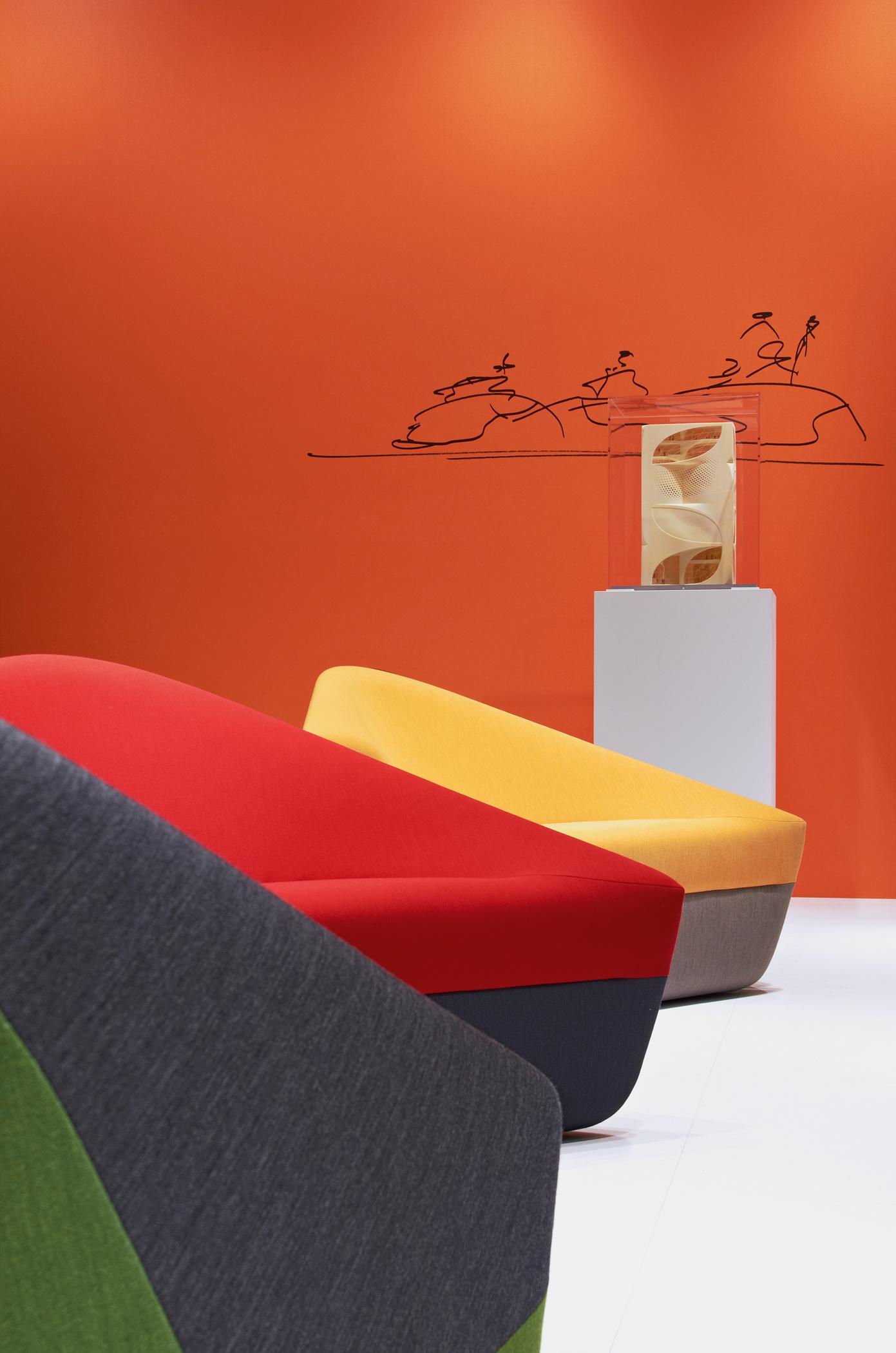 "Seating Stones" im Wohnbereich #sessel #sofa #rotersessel #gelbersessel ©Walter Knoll, Designer: UNStudio/Ben van Berkel
