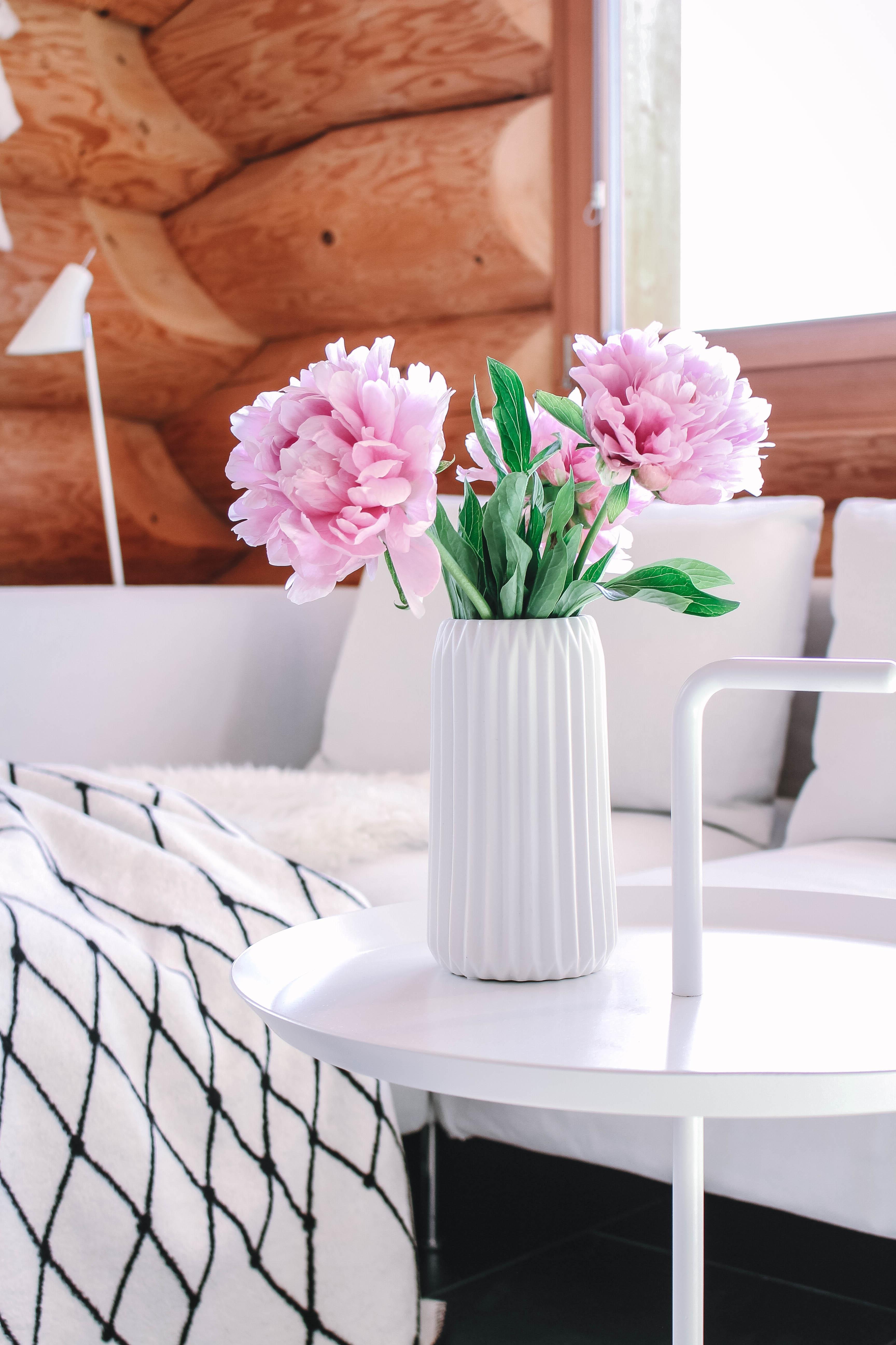 Sehnsucht nach Pfingstrosen. #flowerlove #interior #wohnzimmer #spring #livingroom #scandinaviandesign #nordichome