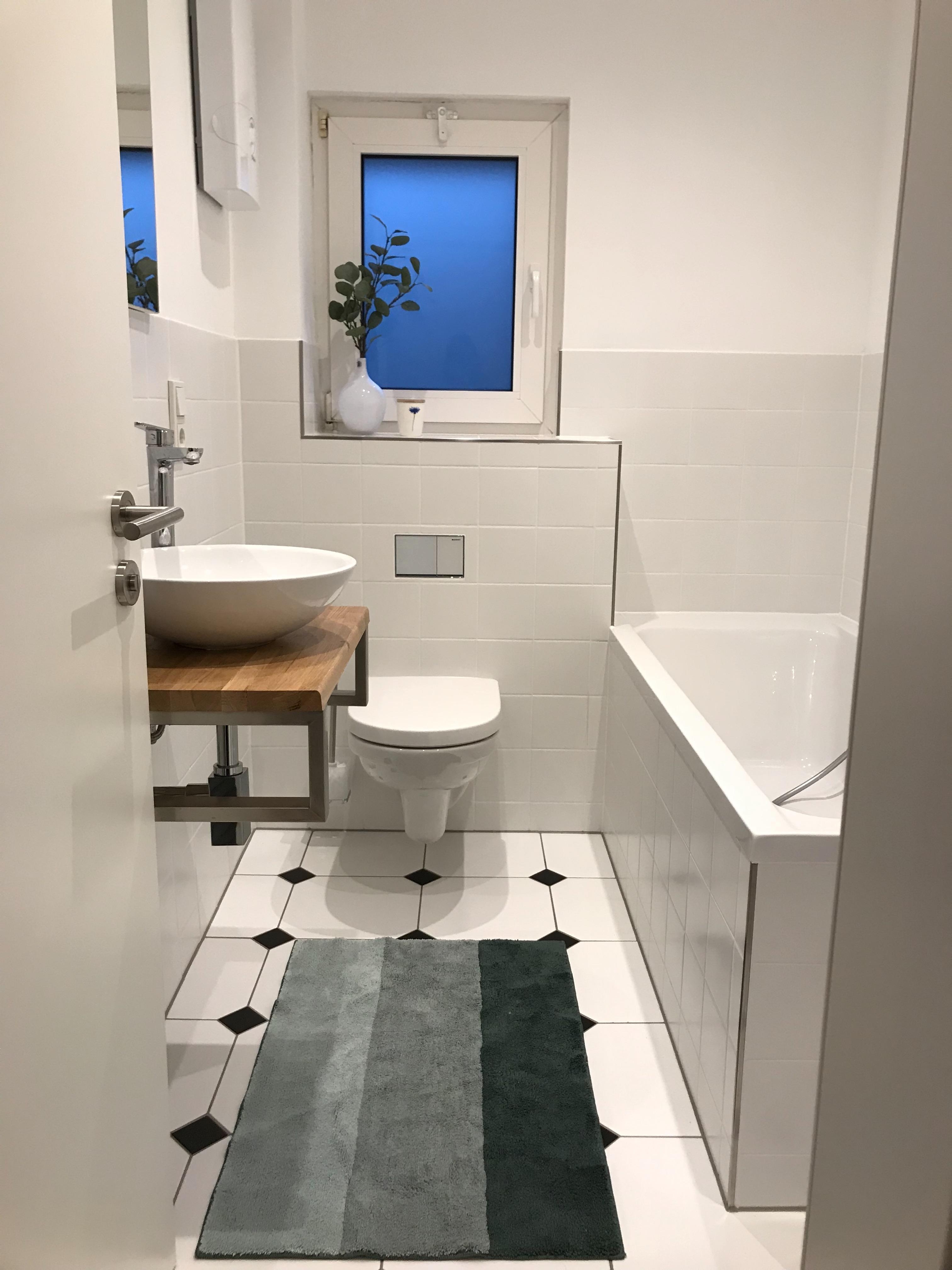 Selbst gebauter Waschtisch, Art Deco und ein bisschen Eukalyptus. #bathroom #artdeco #solebich