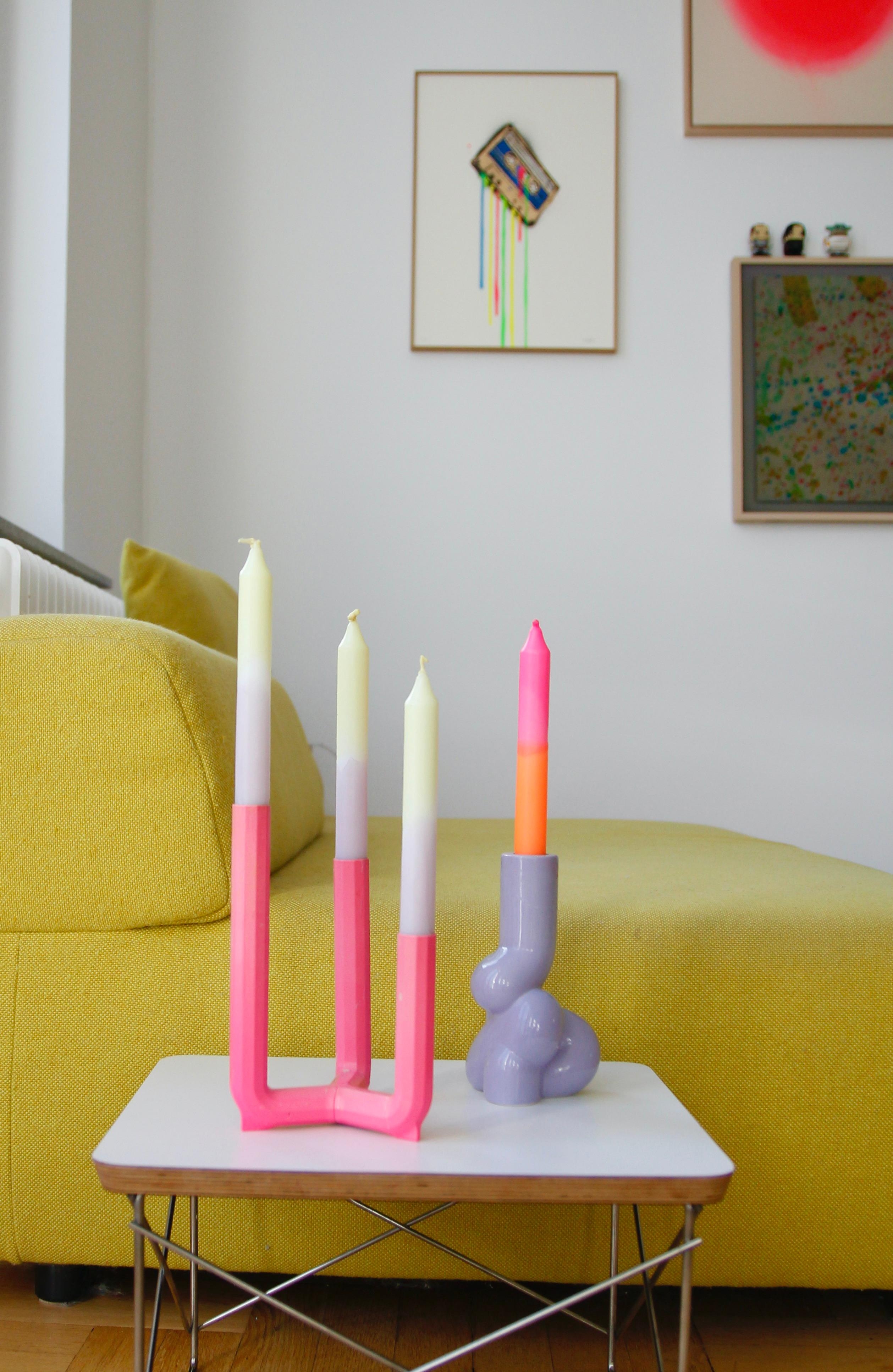 Selbst gefärbte Kerzen
#neon #pastell #farbe #gelbessofa #kerzen #dipdye