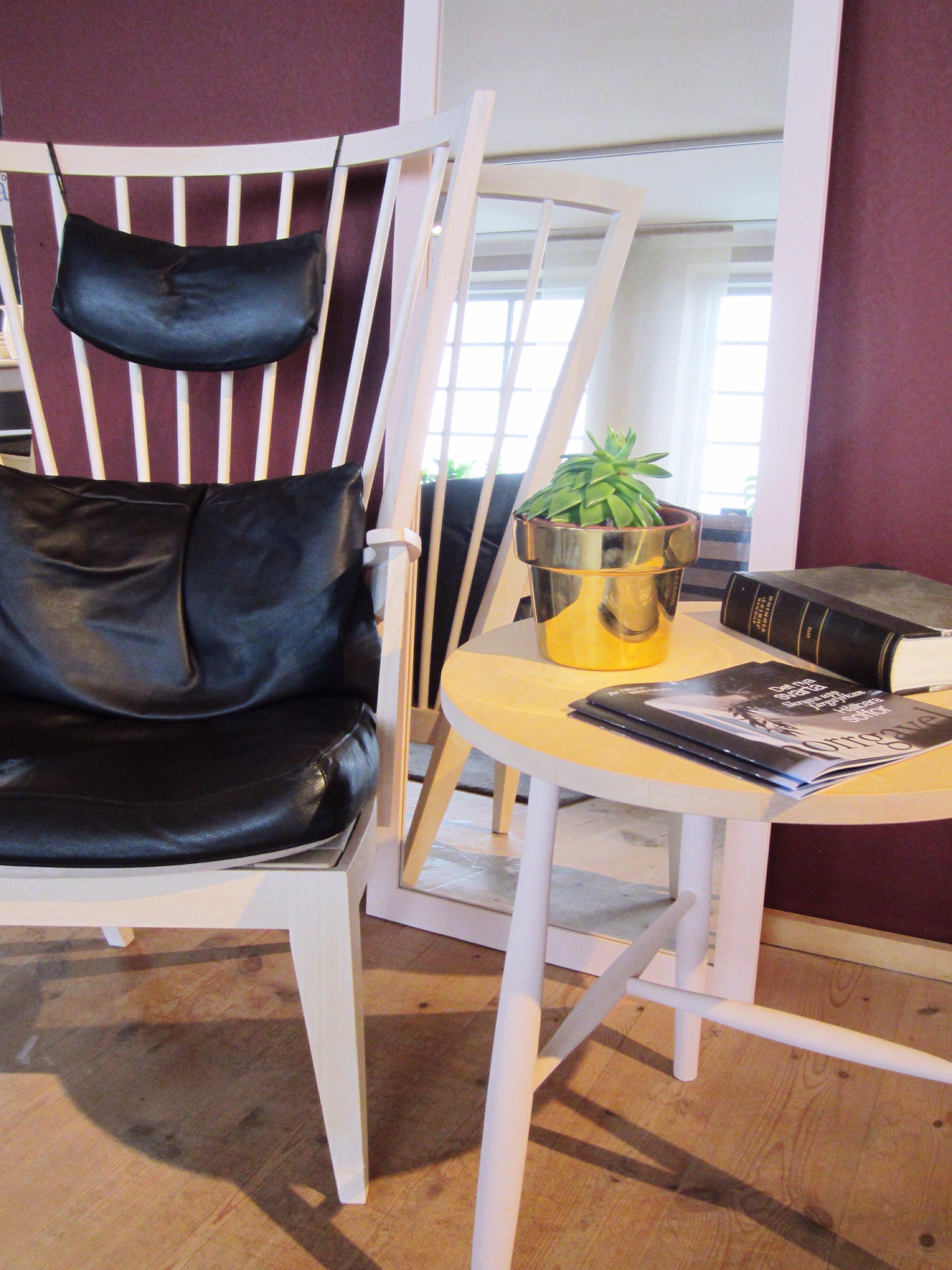 Sessel aus Holz - und Leder #couchtisch #spiegel #sessel ©Andrea_Fischer
