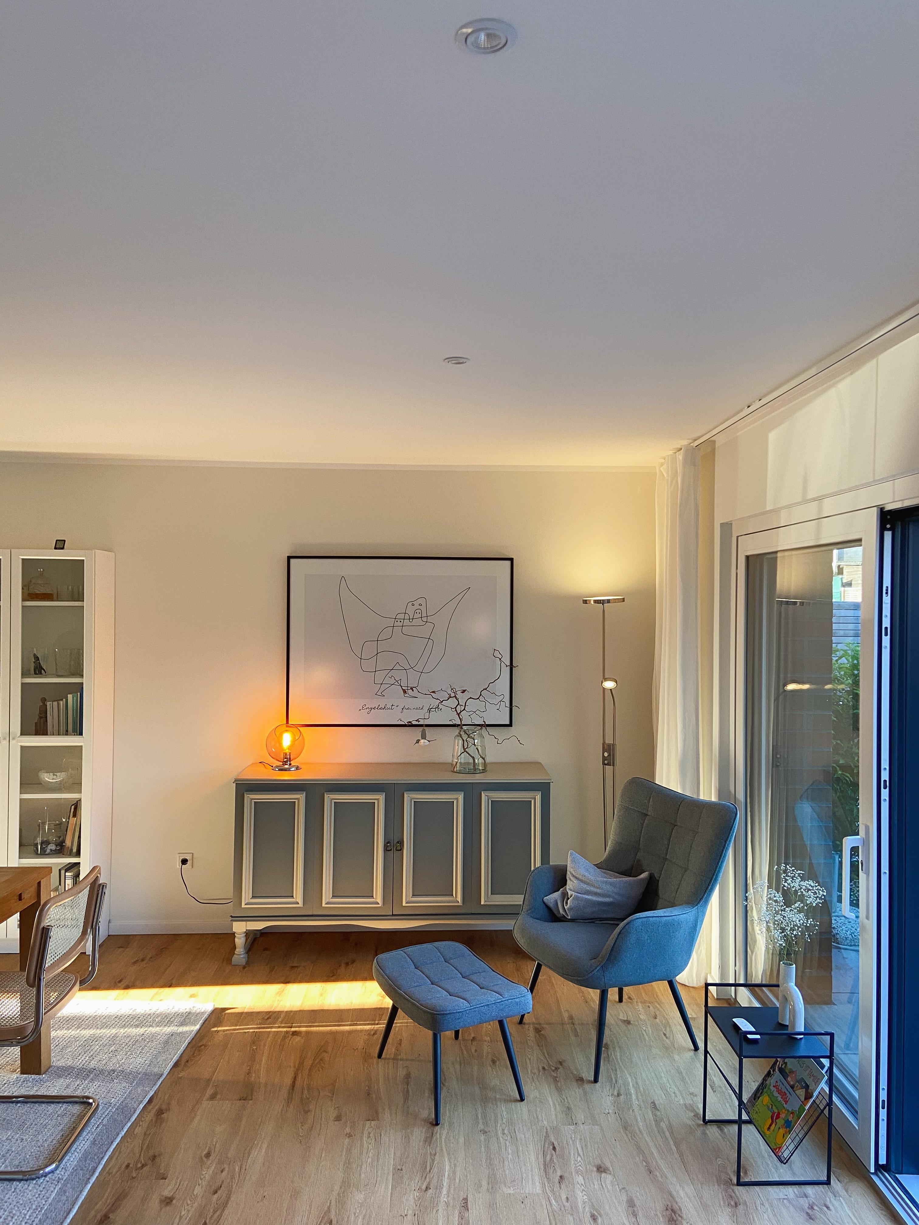 #sessel #beistelltisch #sideboard #wohnbereich #essbereich #dekoideen #minimalismus #vintage 