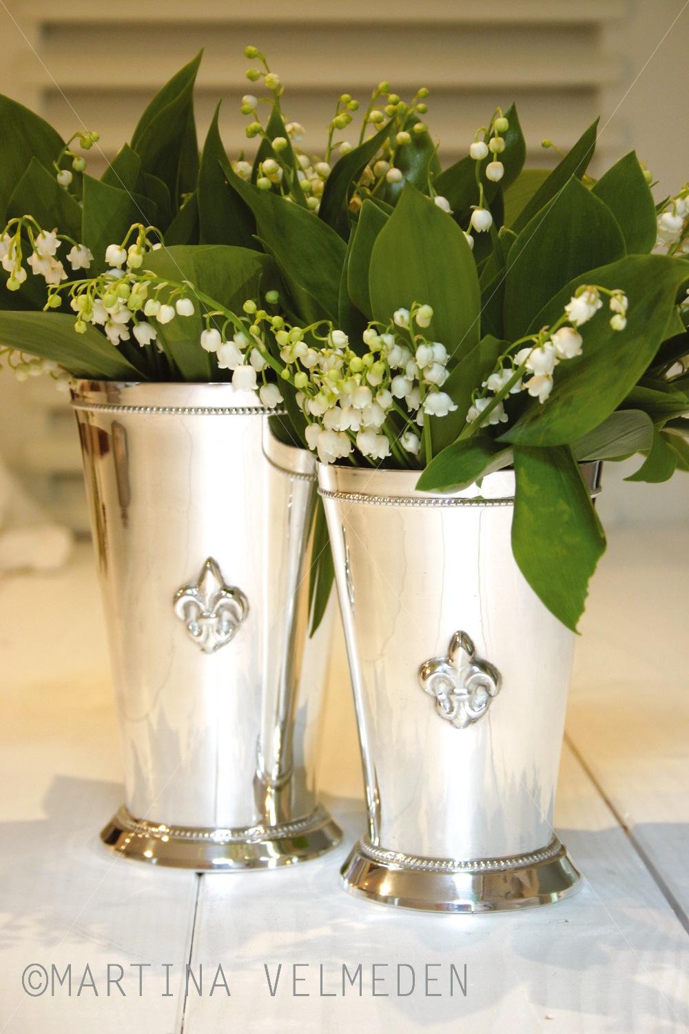 Silberbecher mit Maiglöckchen #frühlingsdeko #tischdekoblume #muttertagsgeschenk ©MARTINA VELMEDEN Interior Design