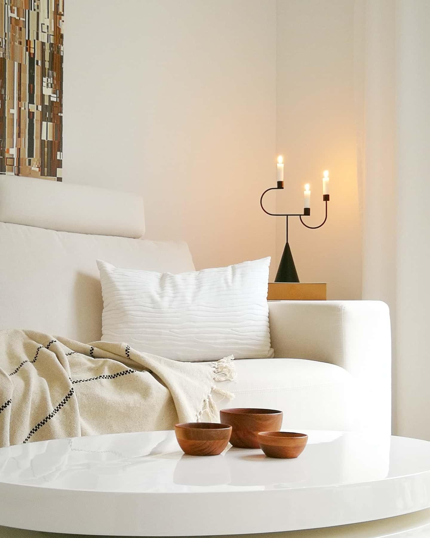 #skandistyle #cozycorner #livingroom #homesweethome #mylivingroom #kerzenleuchter #wohnzimmer #skandinavischwohnen 