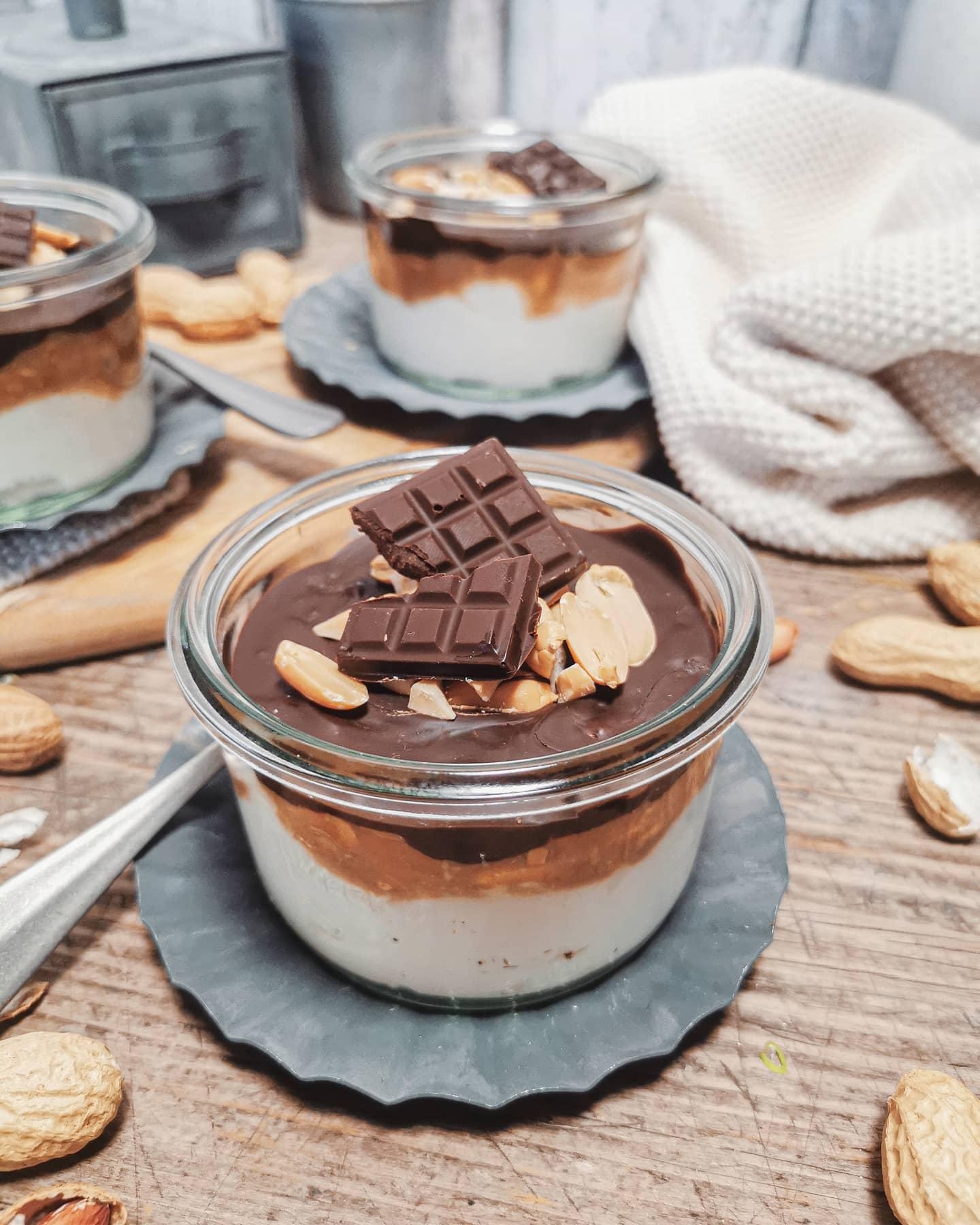 Snickersbowl ❤️ mit einfachen Zutaten, homemade Karamellsoße #laktosefrei #foodie #foodchallenge #snickersbowl #dessert