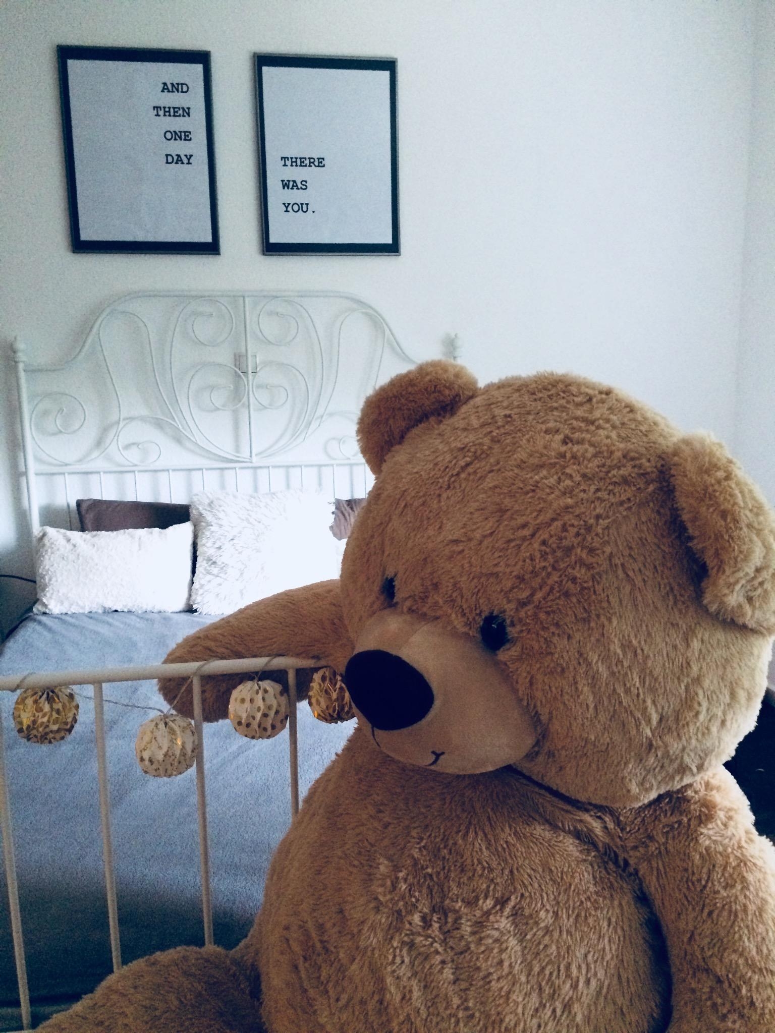 So gemütlich! #schlafzimmer #cosy #weiß #grau #teddy #quote #kissen #flauschig