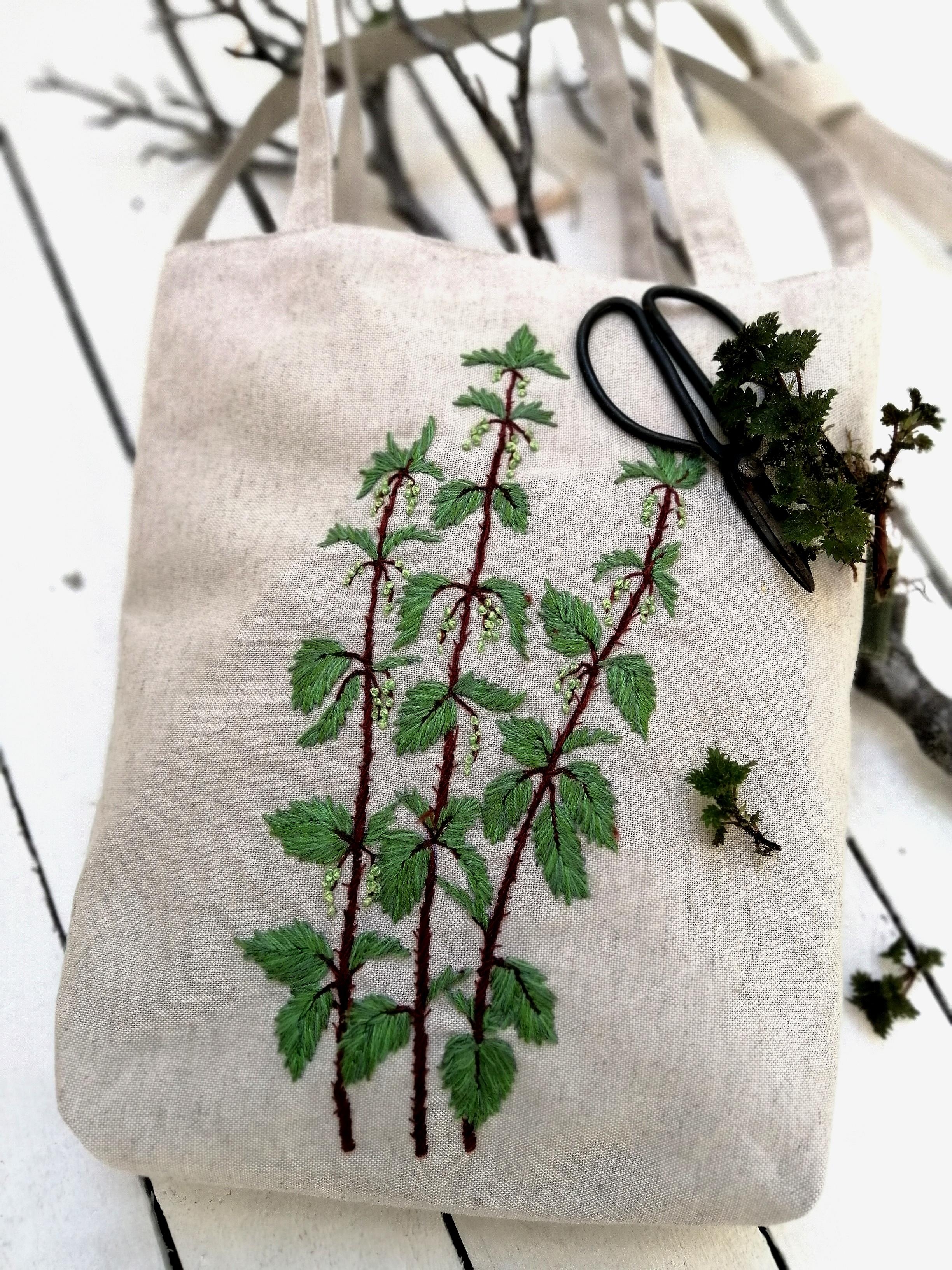 So unscheinbar, so wunderschön 🌿 Brennnessel #handmade #leine #botanicalembroidery #handgemacht #diy #boho #plantlove 