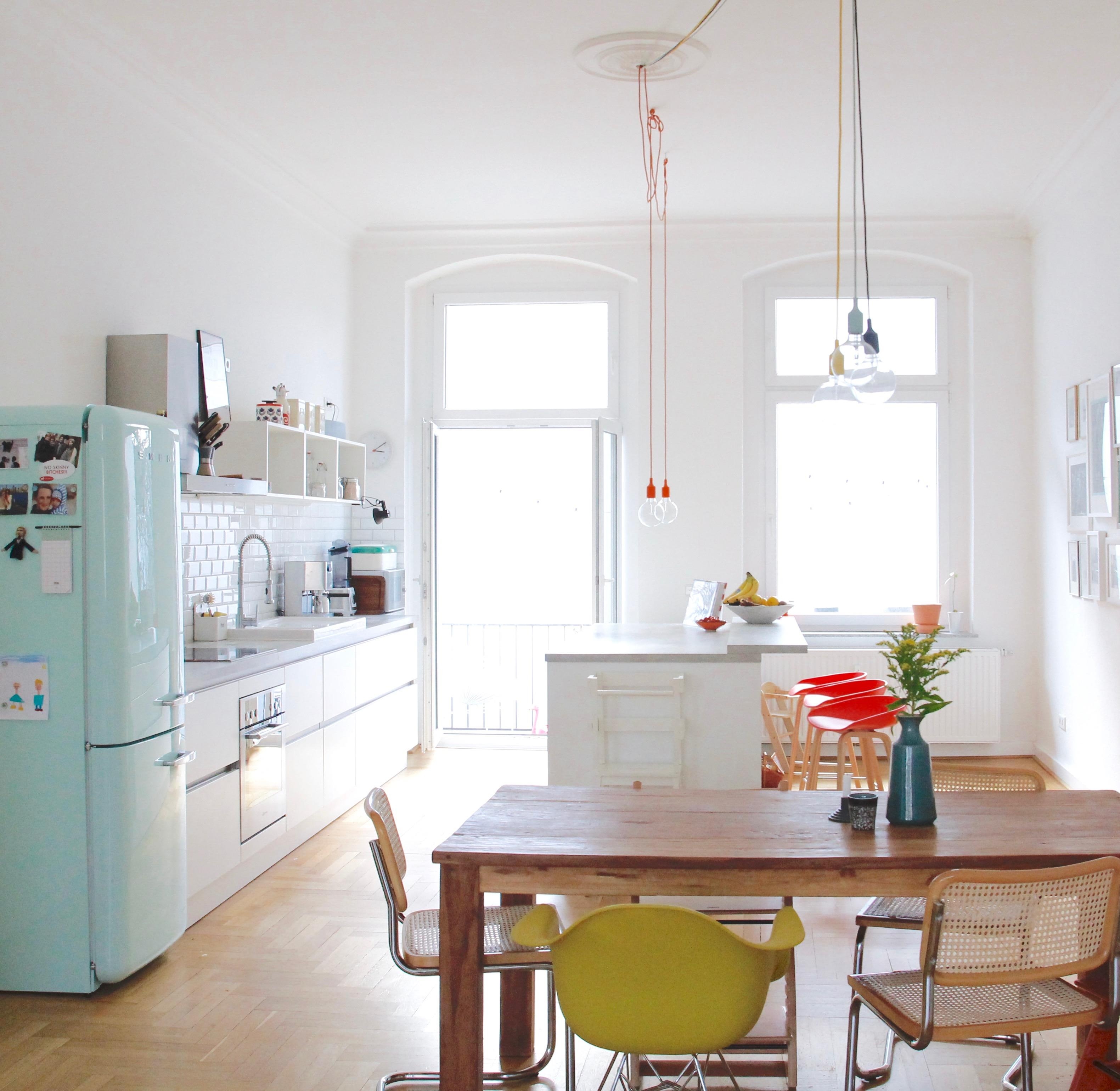 Social kitchen
#smeg #eames #küche #altbau