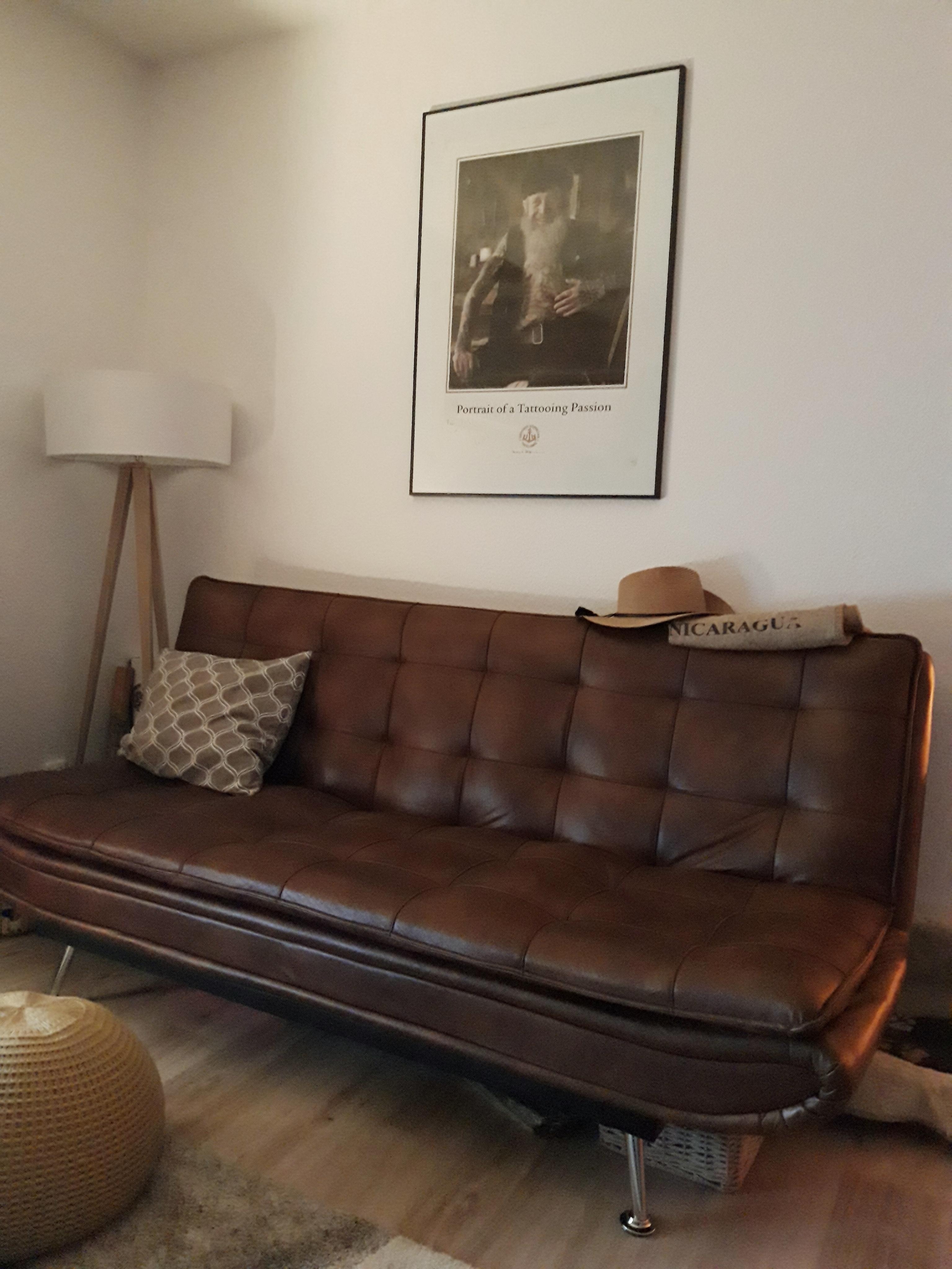 #sofa #couch #vintage #chaos #wanderlust #eveningmood #goodnight 