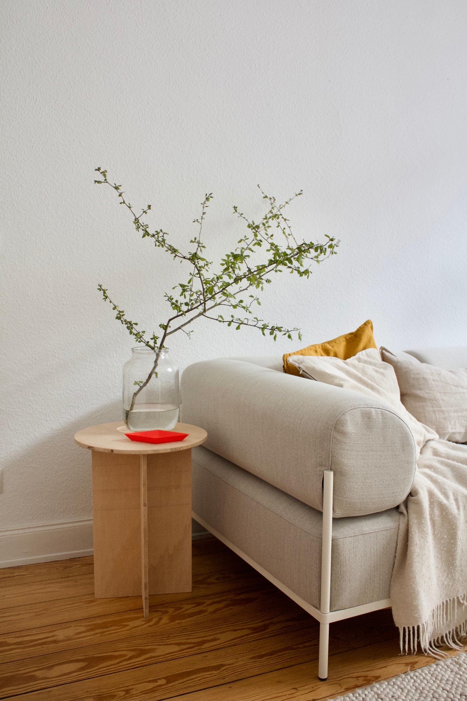 #sofa #minimalism #diy #beistelltisch #beige #wohnzimmer #zweige 