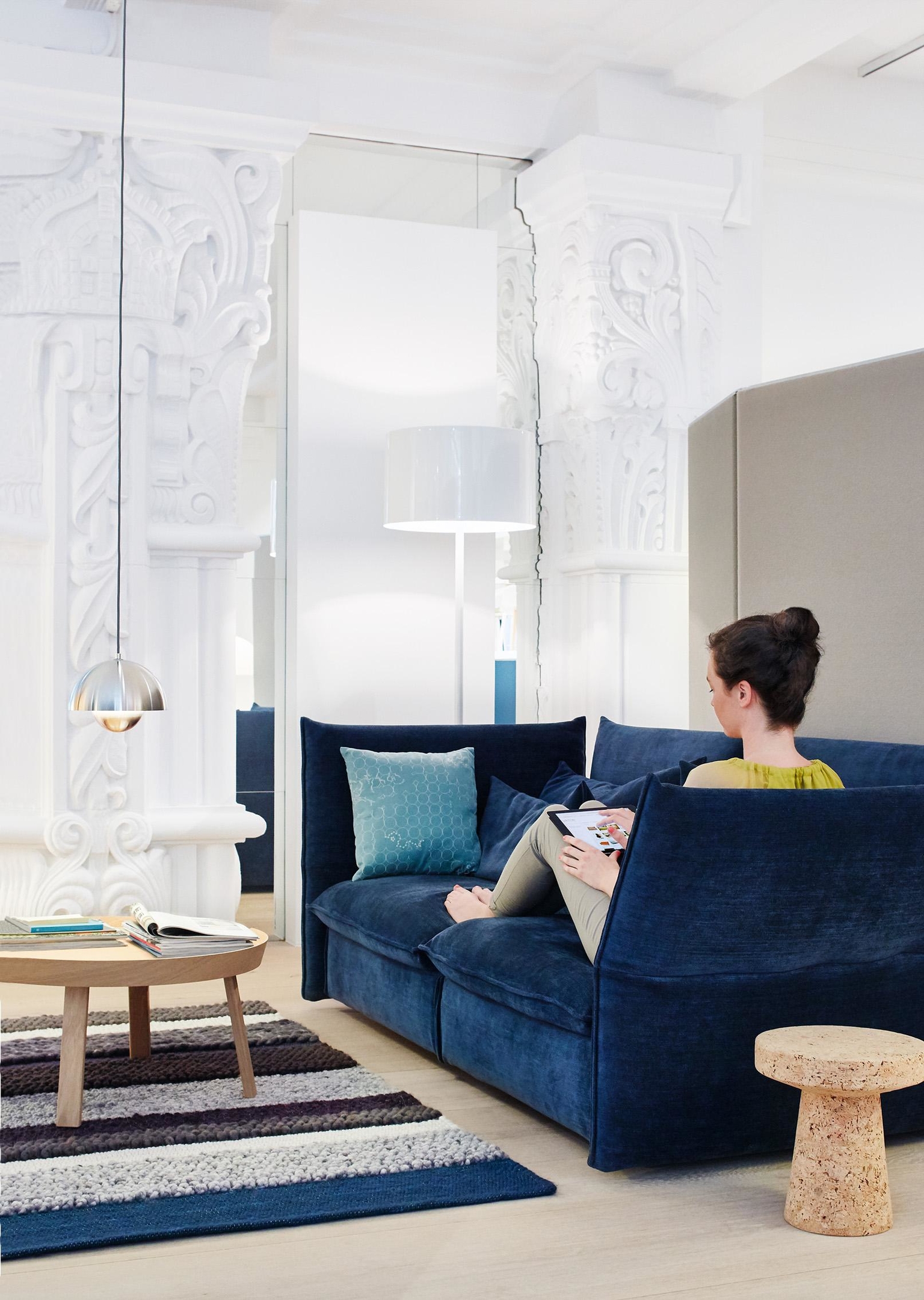 Sofa mit verstellbaren Armlehnen sofa ©Gärtner Int....