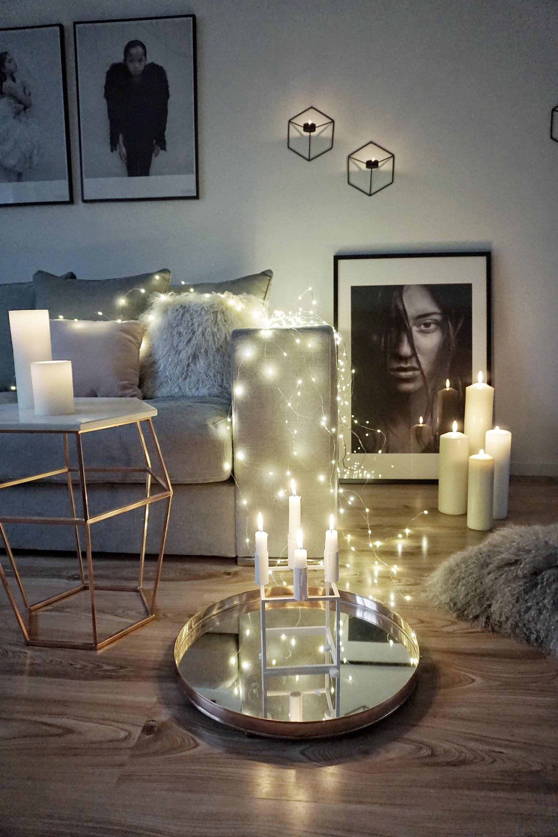 Sofa 'Newman' im Wohnzimmer der Bloggerin easyinterieur #ecksofa #weihnachtsdeko ©Amaris Elements