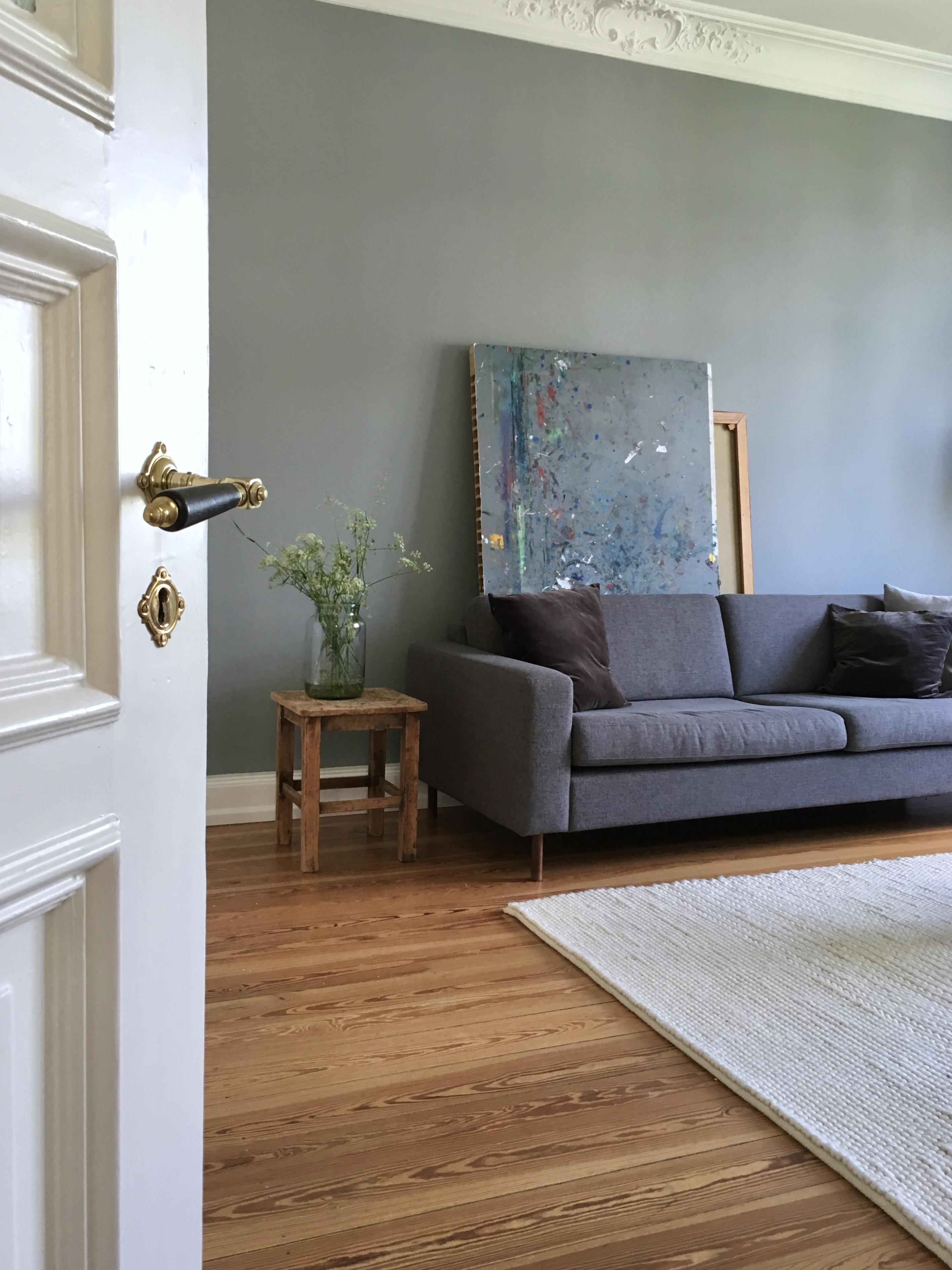 sofa oder sonne? heute in hh leicht zu beantworten! #couch #sofa #interior #living #altbau #altbauliebe #dielenboden