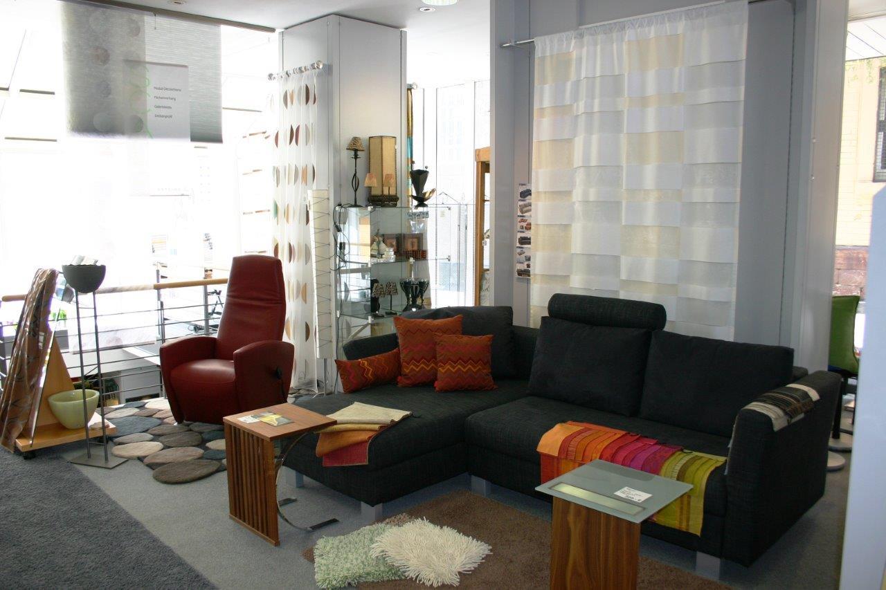 Sofa und Sessel #sessel #sofa #rotersessel ©Bischoff Raumausstattung