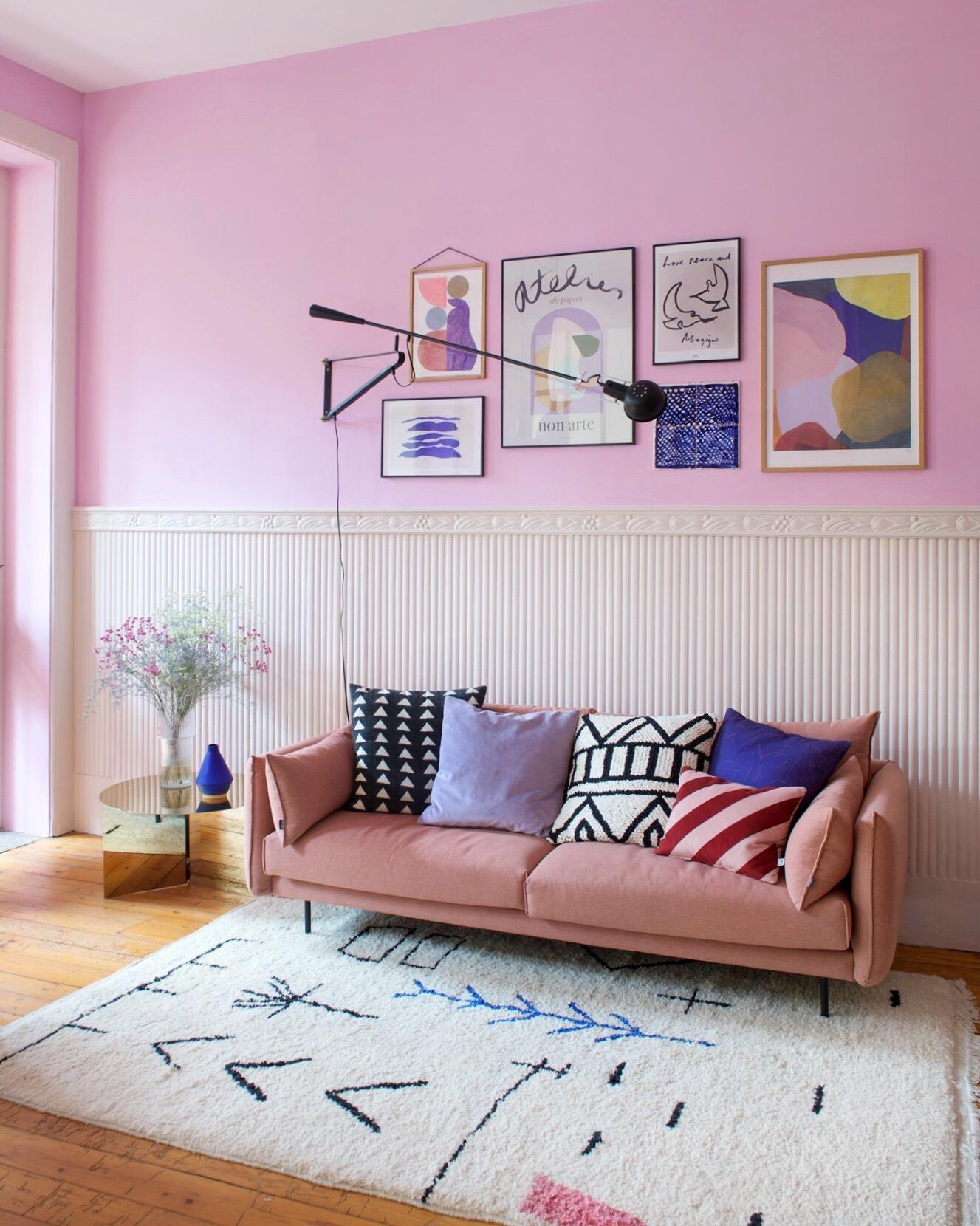 Sofaliebe 💜
#pink #colorcombo #livingroom