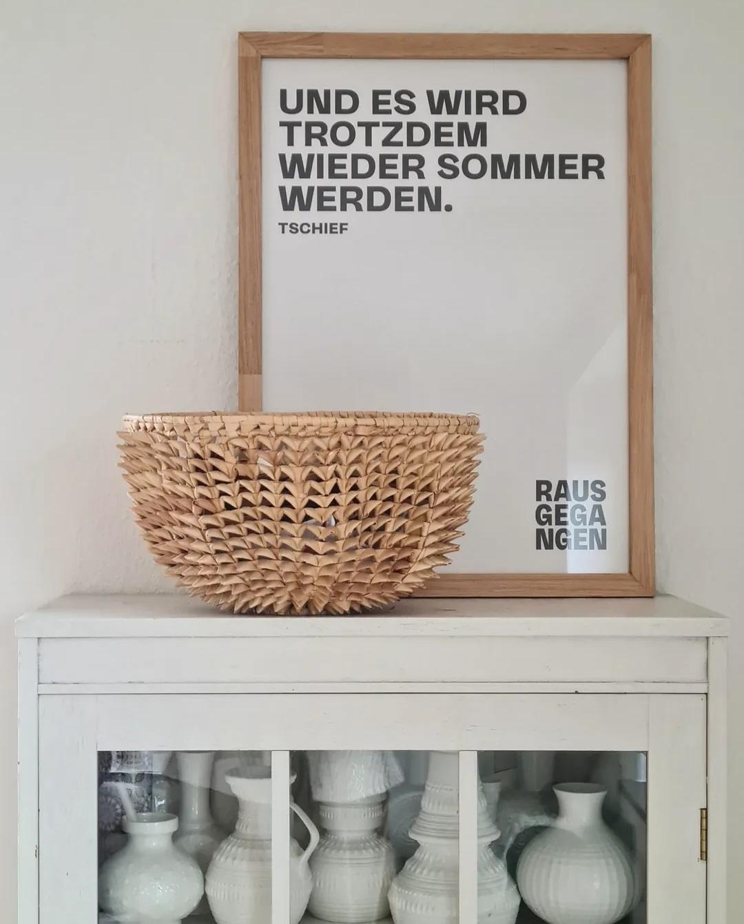 #Sommer #skandistyle #Vasen #vitrine #Korb #poster #rausgegangenhamburg #tschief 