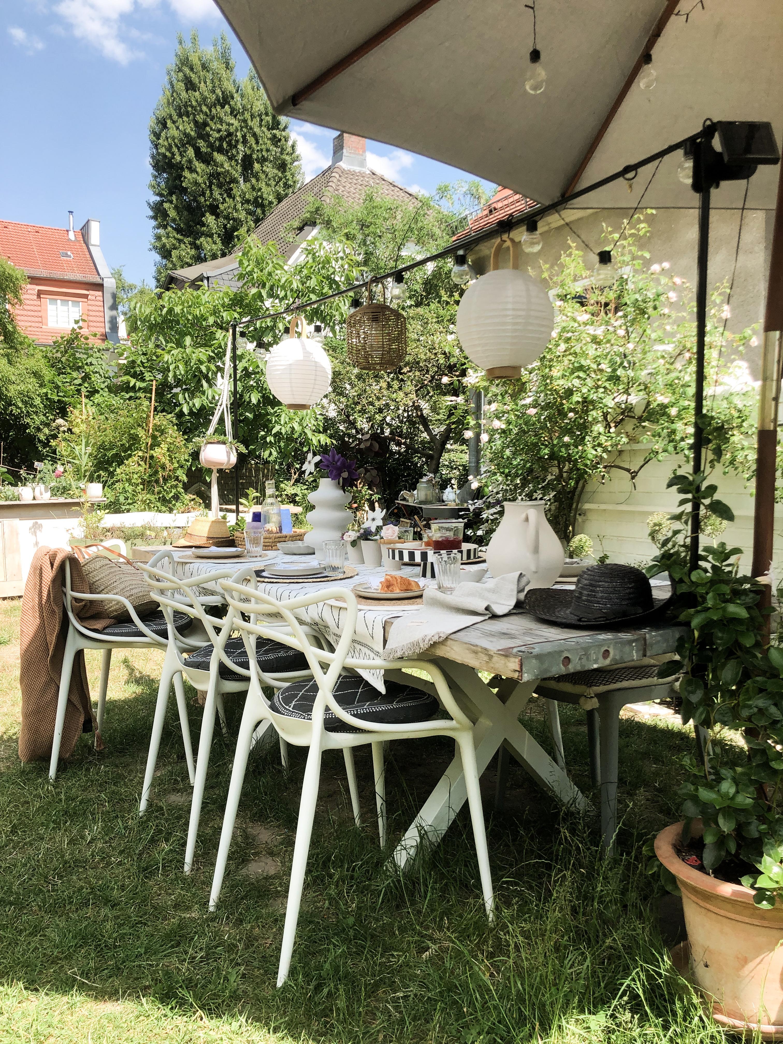 Sommer Tafel 
#outdoorliving #diningplace #mygardenmoment #gerüstbohlentisch