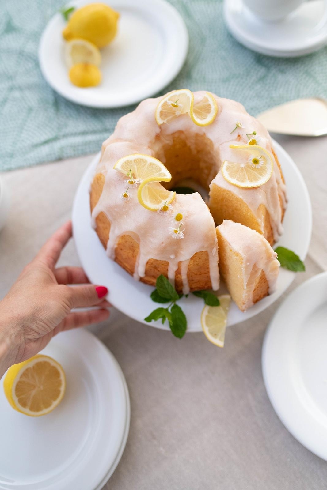 Sommerlicher (Nasch)Genuss: Zitronengugelhupf

#sommer #rezept #lieblingsrezept #zitronenliebe #zitronengugelhupf