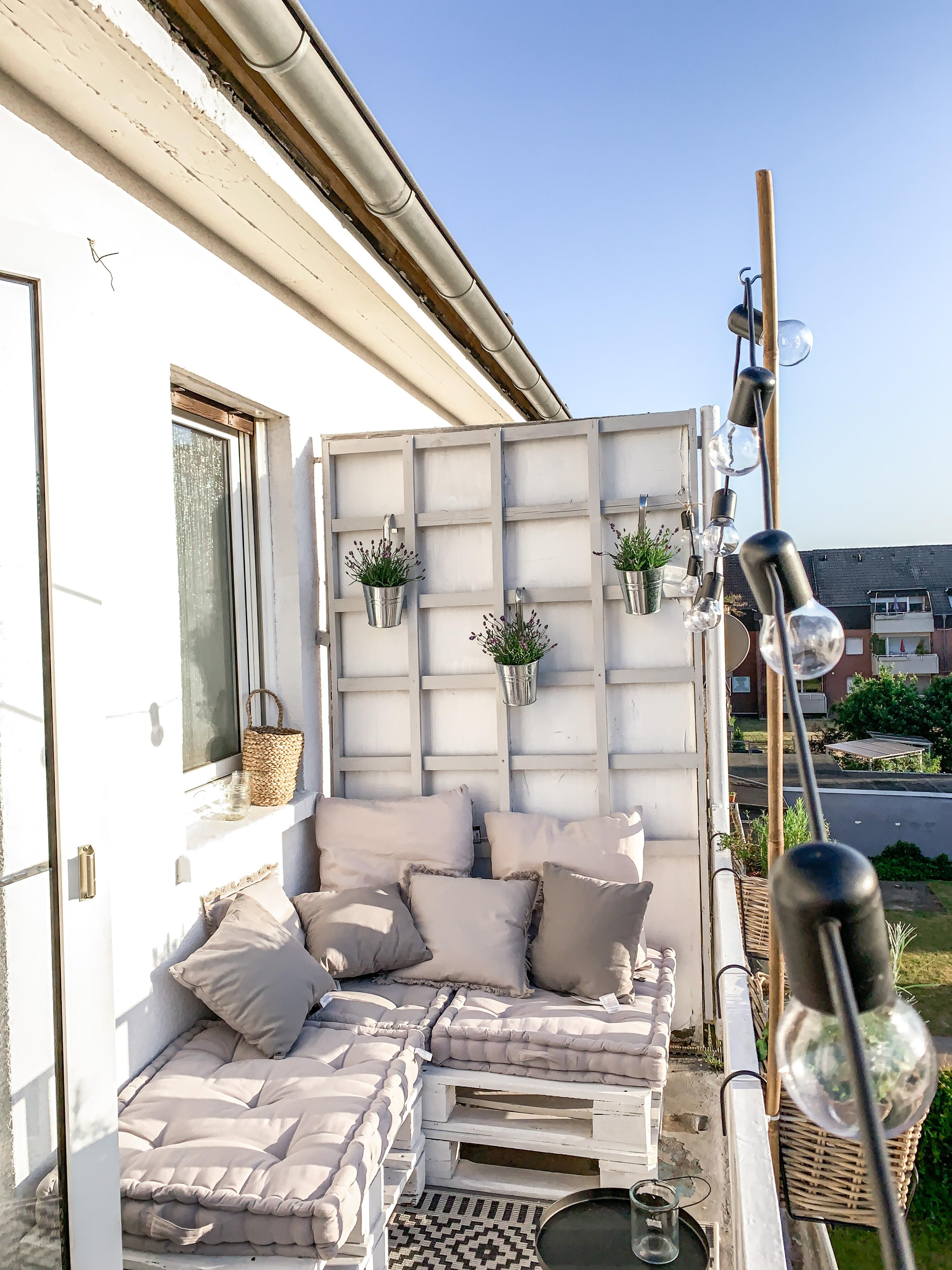 Sonne genießen #balkon #balkonien #draußen #gemütlich #paletten #palettenbank