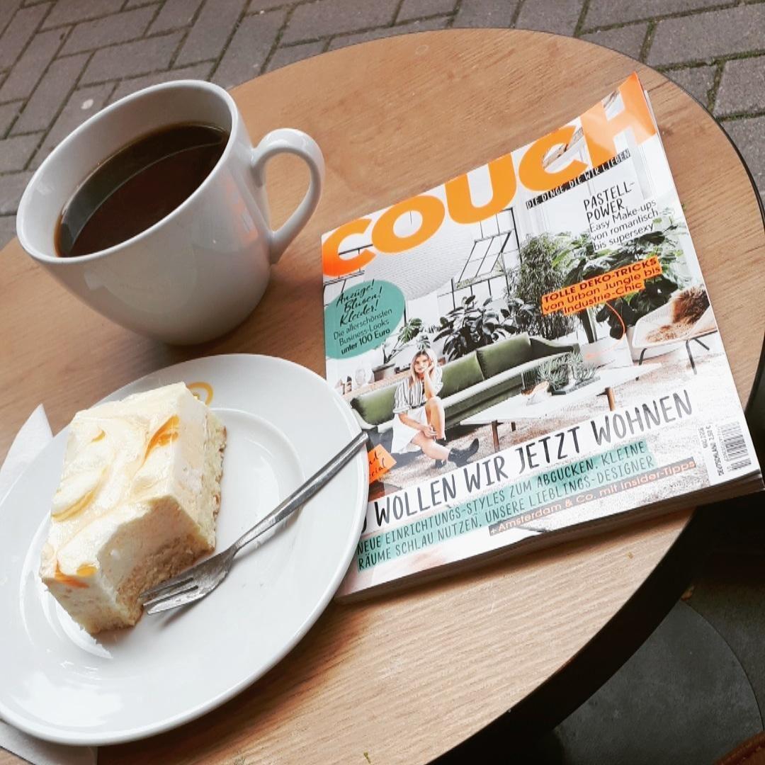 Sonne, Kaffee, Kuchen und die neue Mai Ausgabe von der Couch. Der perfekte Sonntag ♡