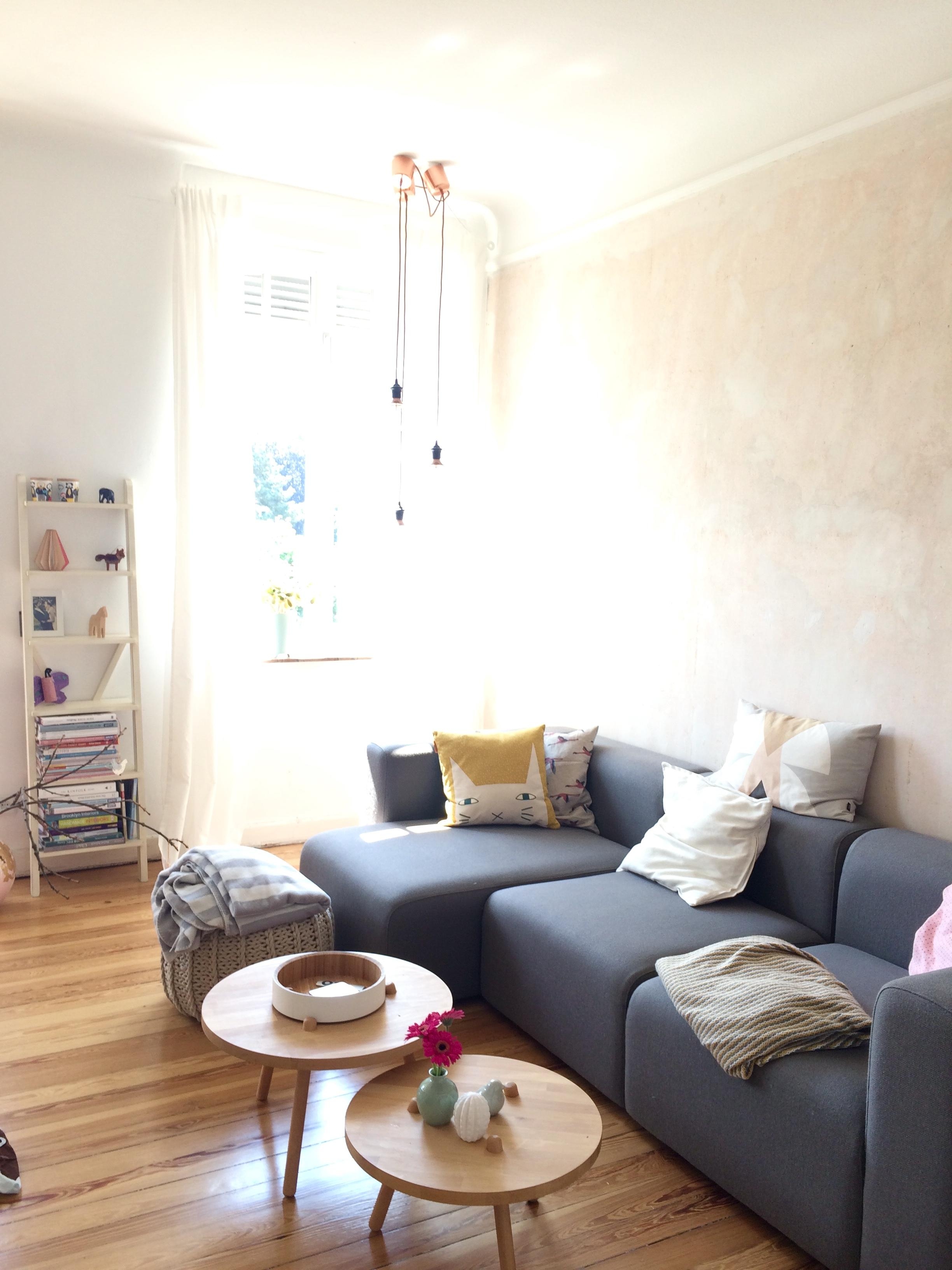 Sonnenschein im Wohnzimmer
#living #wohnzimmer #hygge #scandystyle #interior #altbau #diy #sonnenplatz #scandinavian