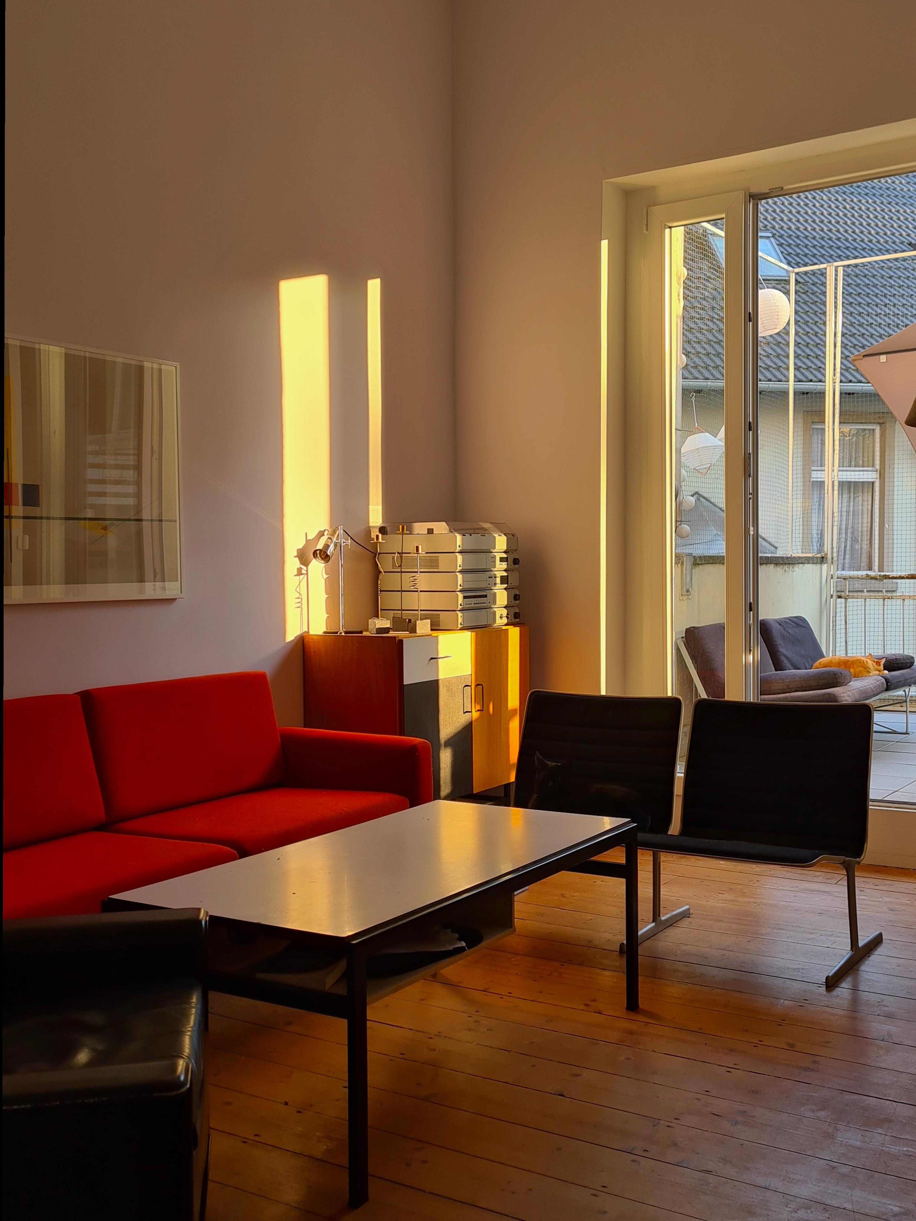 #sonnenuntergang #wohnzimmer #Wohnzimmerideen #vintage #designklassiker #altbauliebe 