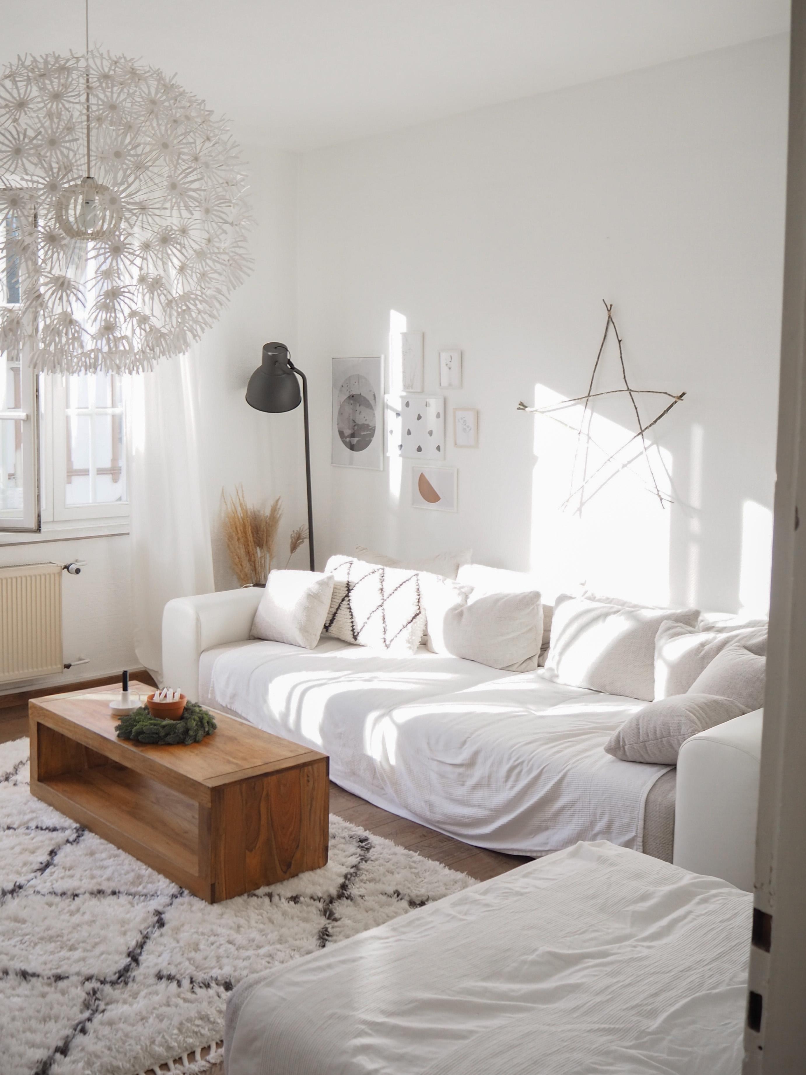 Sonnige Grüße #wohnzimmer #whiteliving #altbau #altbauliebe #altbauwohnung #wohnbereich