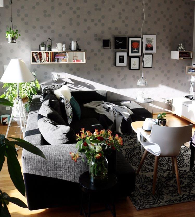 Sonniges Zimmer! #interior #grau #diwarstuhl #wohnzimmer #scandinavianstyle #sofa