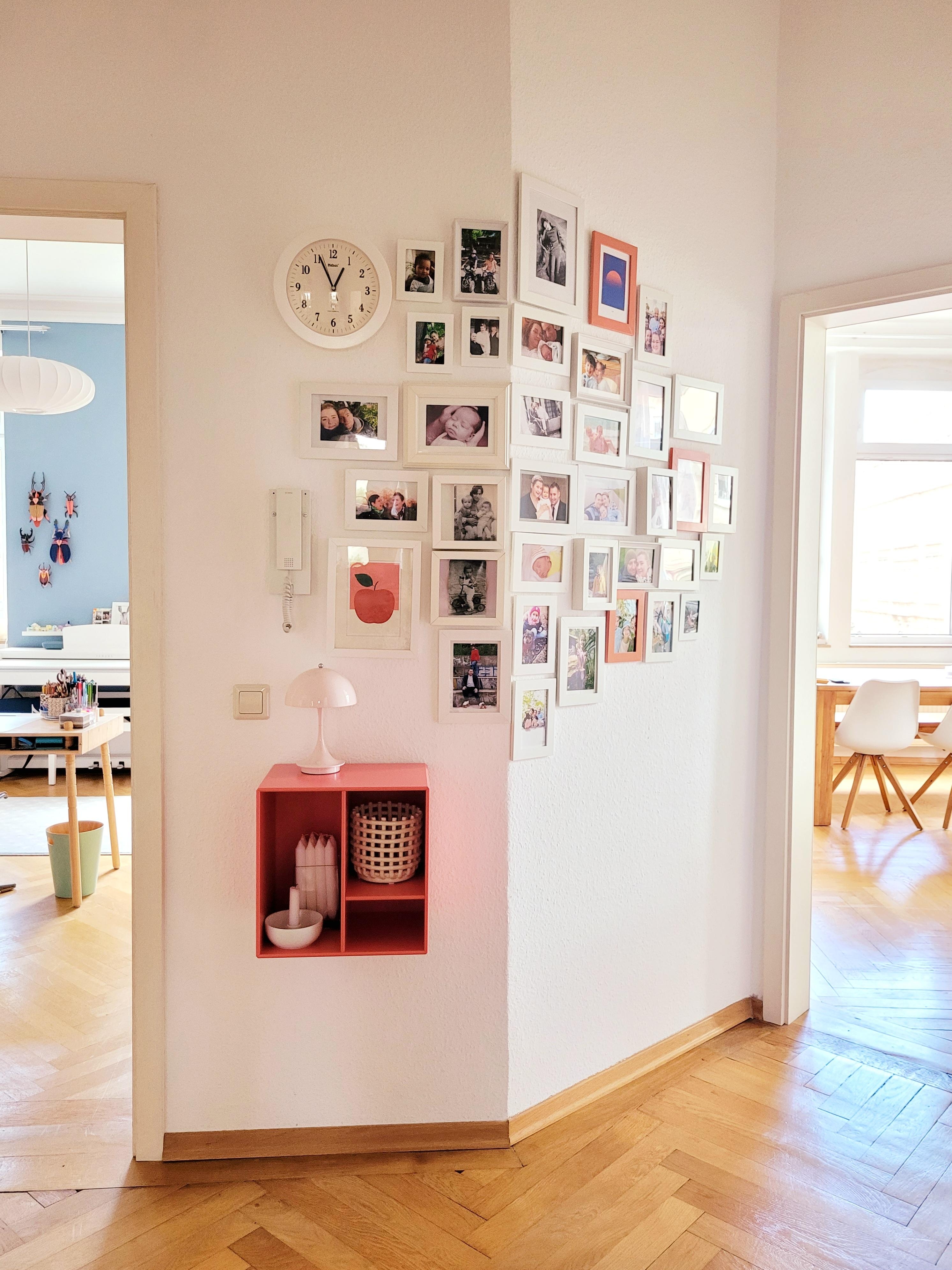 Sonntags Einblicke!
#Altbau 
#Flur 
#Montana 
#bildergalerie 
#Kinderzimmer 
#Lampe
