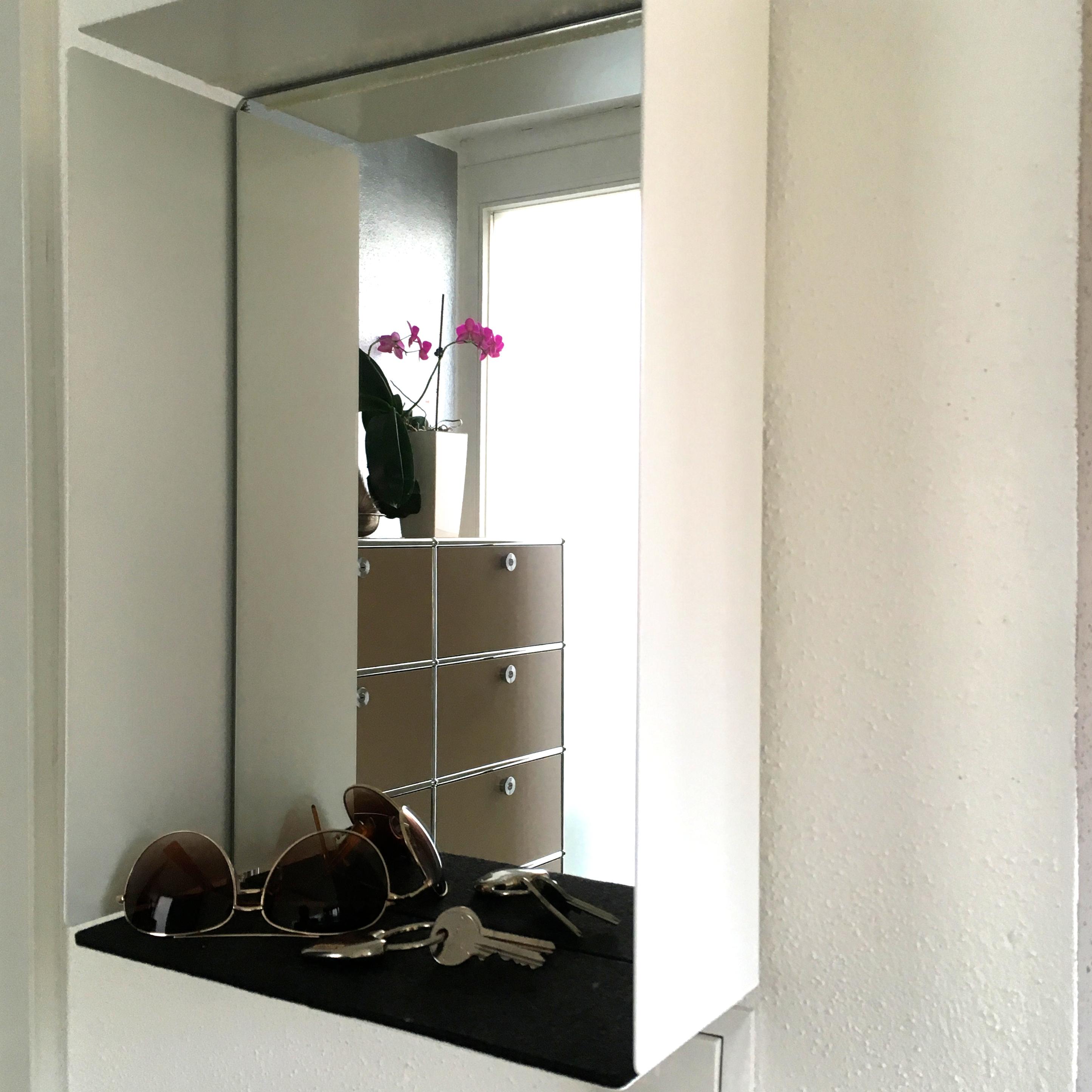 Spiegelung #spiegel #kommode #sideboard #eingang #usmhaller ©ALL ABOUT DESIGN by Christina Harmsen