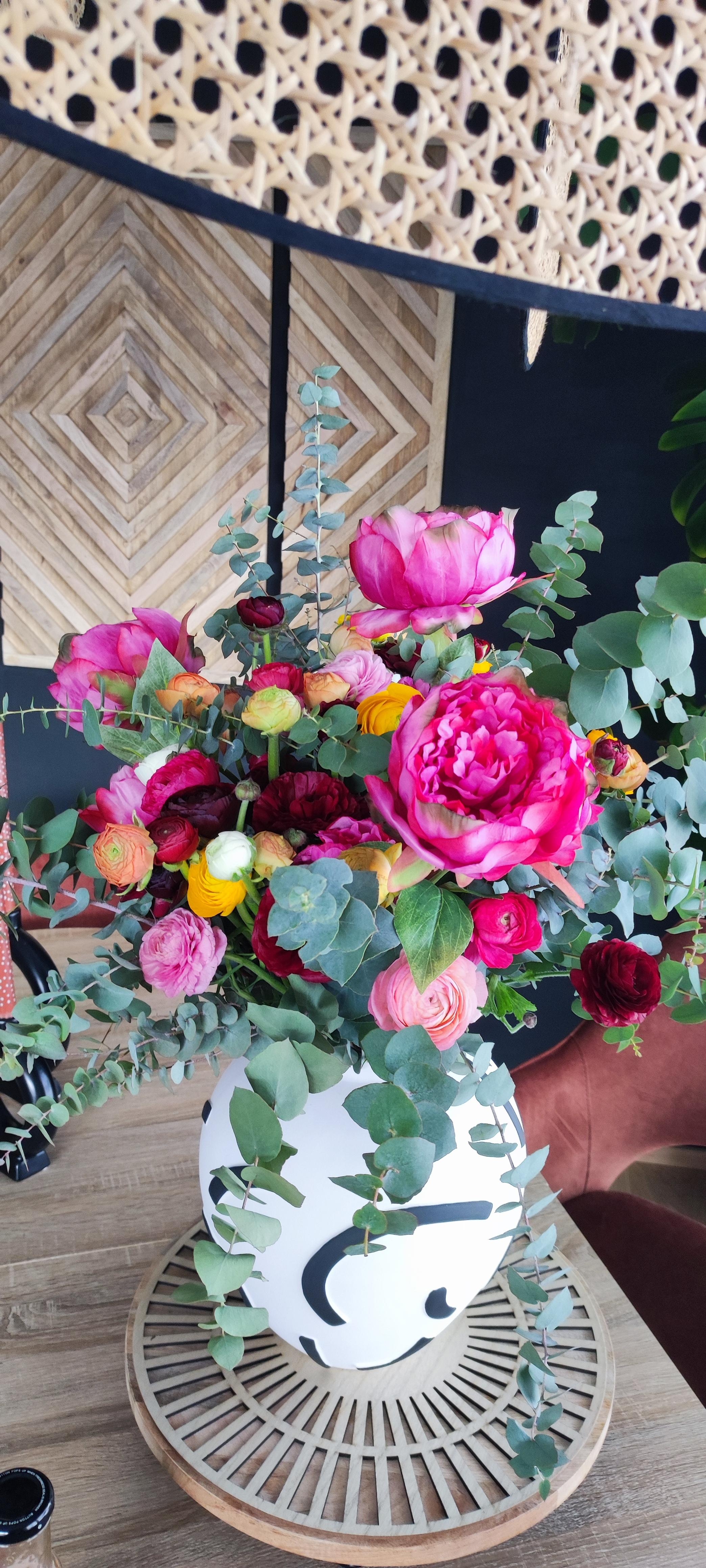#spring #blumenliebe #flowers #blumenstrauss #vase #living #interior #dekor #dekoration #home #pink #fresh #plant #color