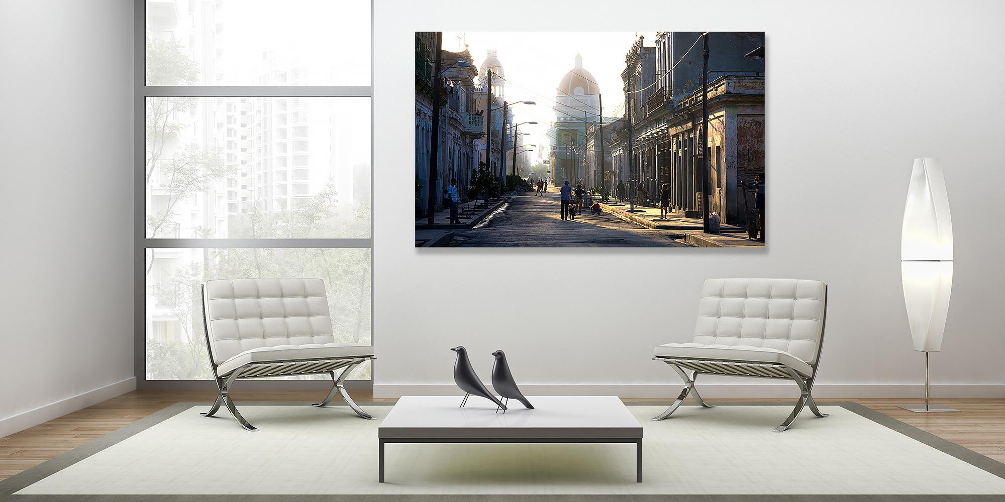 Stadtaufnahme von Lee Frost im Wohnzimmer #wanddeko #wandbild ©Bild: Lee Frost. Raum: Fotolia