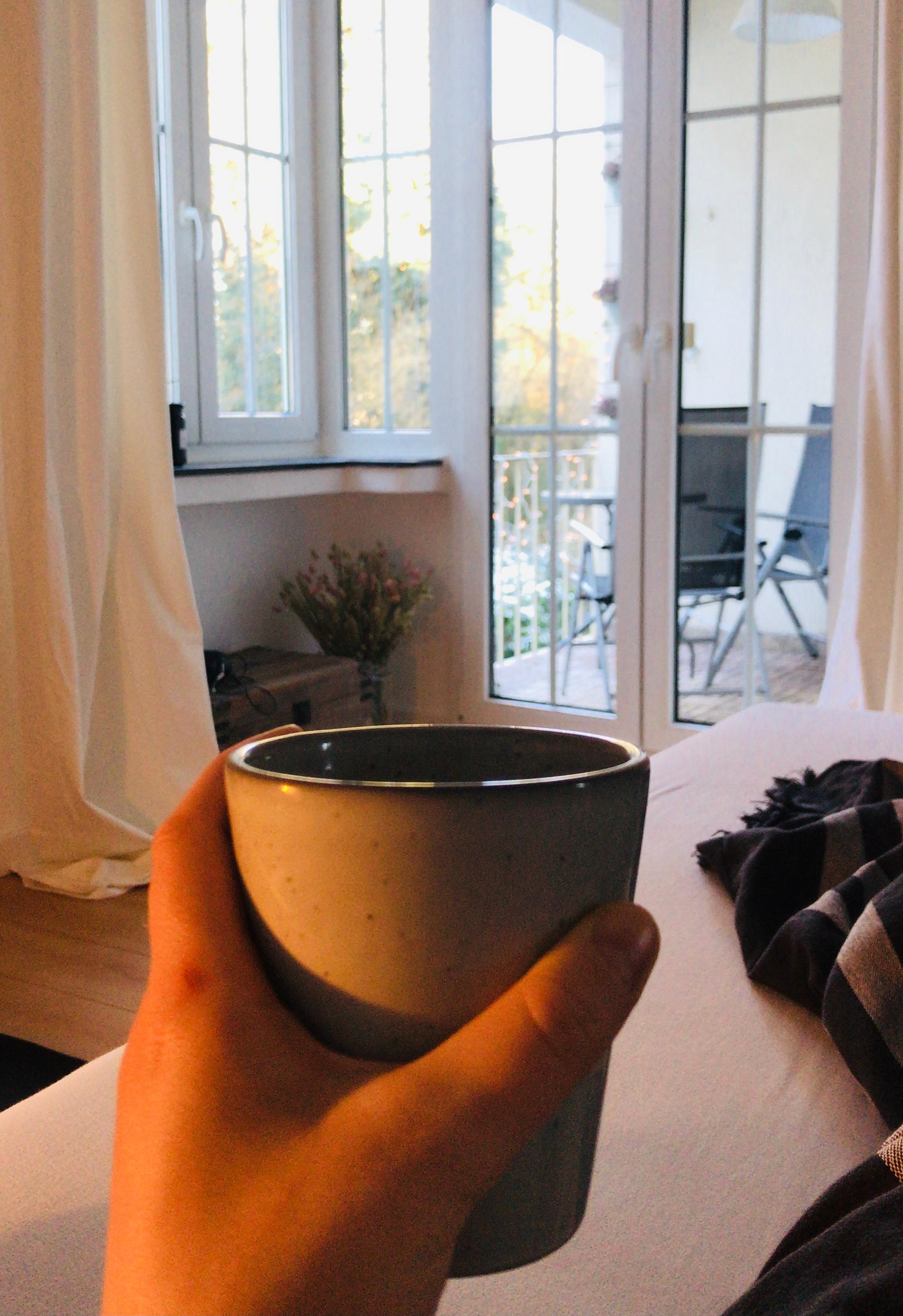 Starting the day right. 

#coffeinbed 

#coffeelover #foodchallenge 