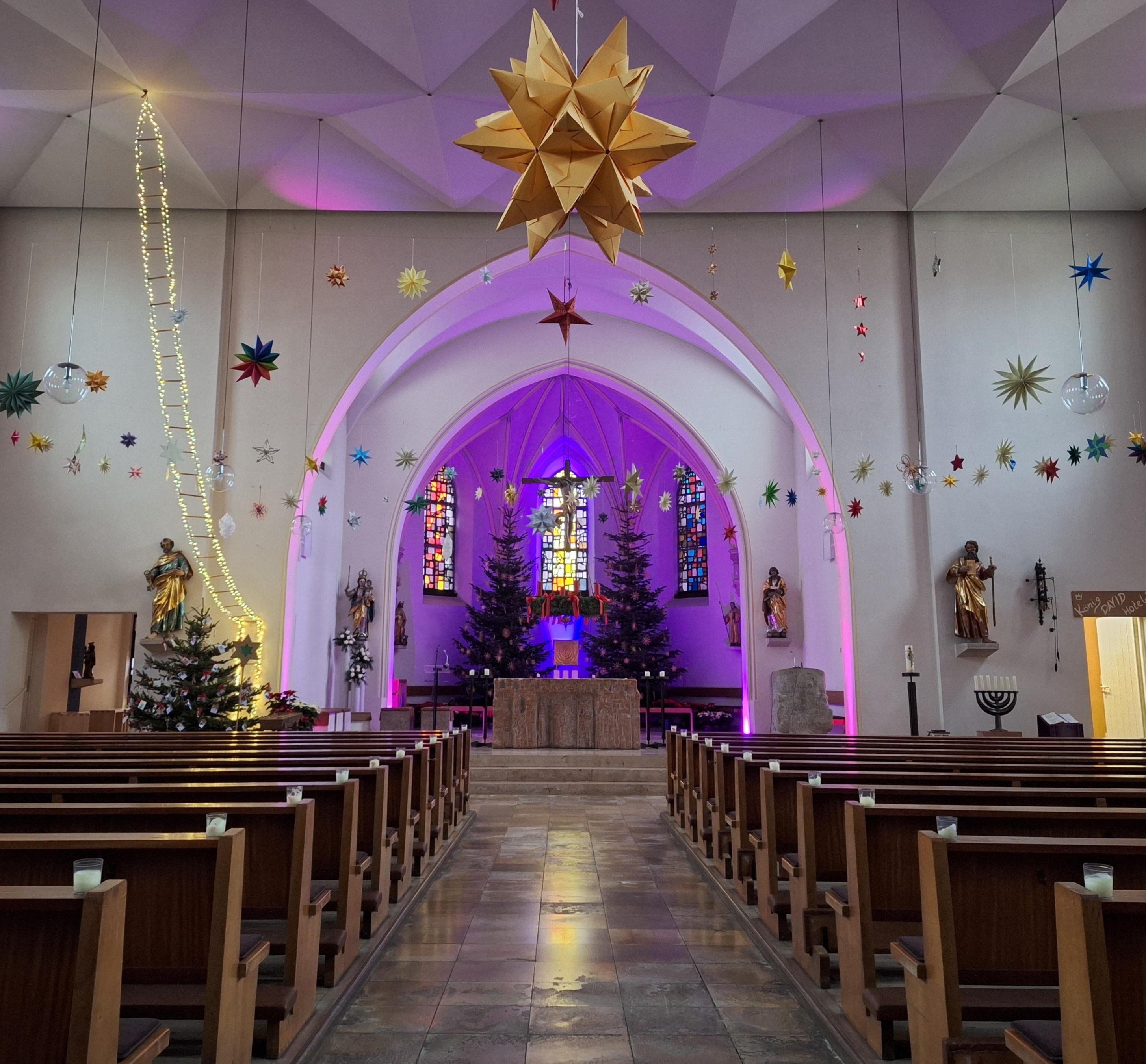 STERNENHIMMEL
#Sternebasteln #Sternenhimmel #Deko #Kirche #Adventszeit #zusammen #gemeinsam #Gemeinschaft #Spenden #Bascettastern #PeterundPaul