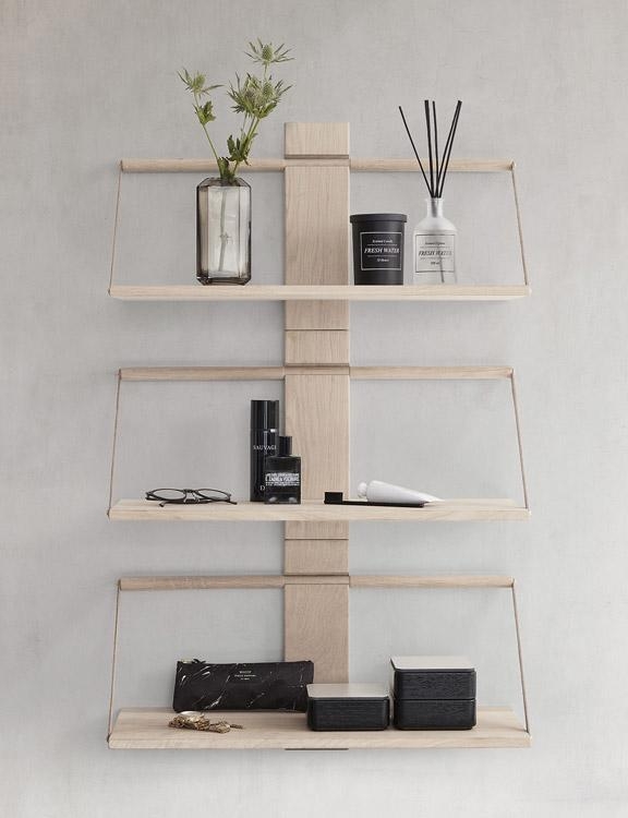 Stilvoll #Dekorieren und #Organisieren mit dem #Regal WOOD WALL aus #Holz im #dänischen #Design © Andersen Furniture