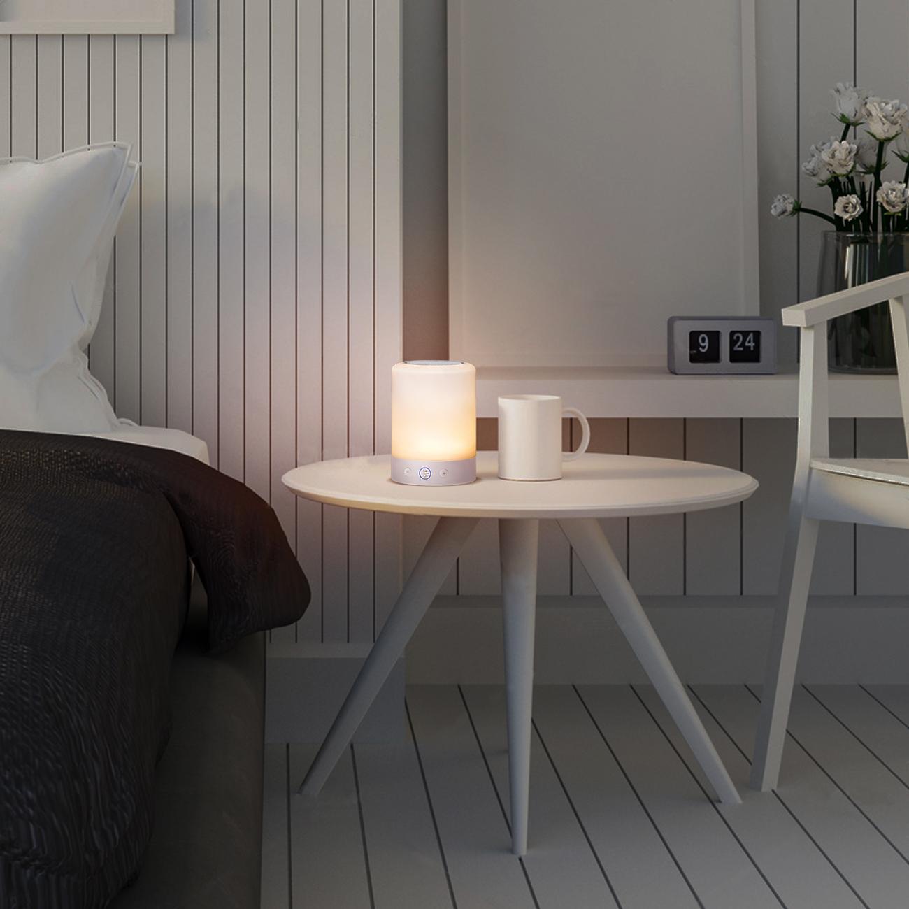Stimmungsvolle LED-Leuchte im Schlafzimmer #nachttischleuchte ©F&M TECHNOLOGY GmbH