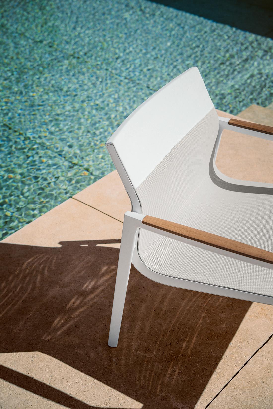 Stuhl aus der Outdoor-Serie DEAN von DEDON #gartenmöbel #weißerstuhl ©DEDON