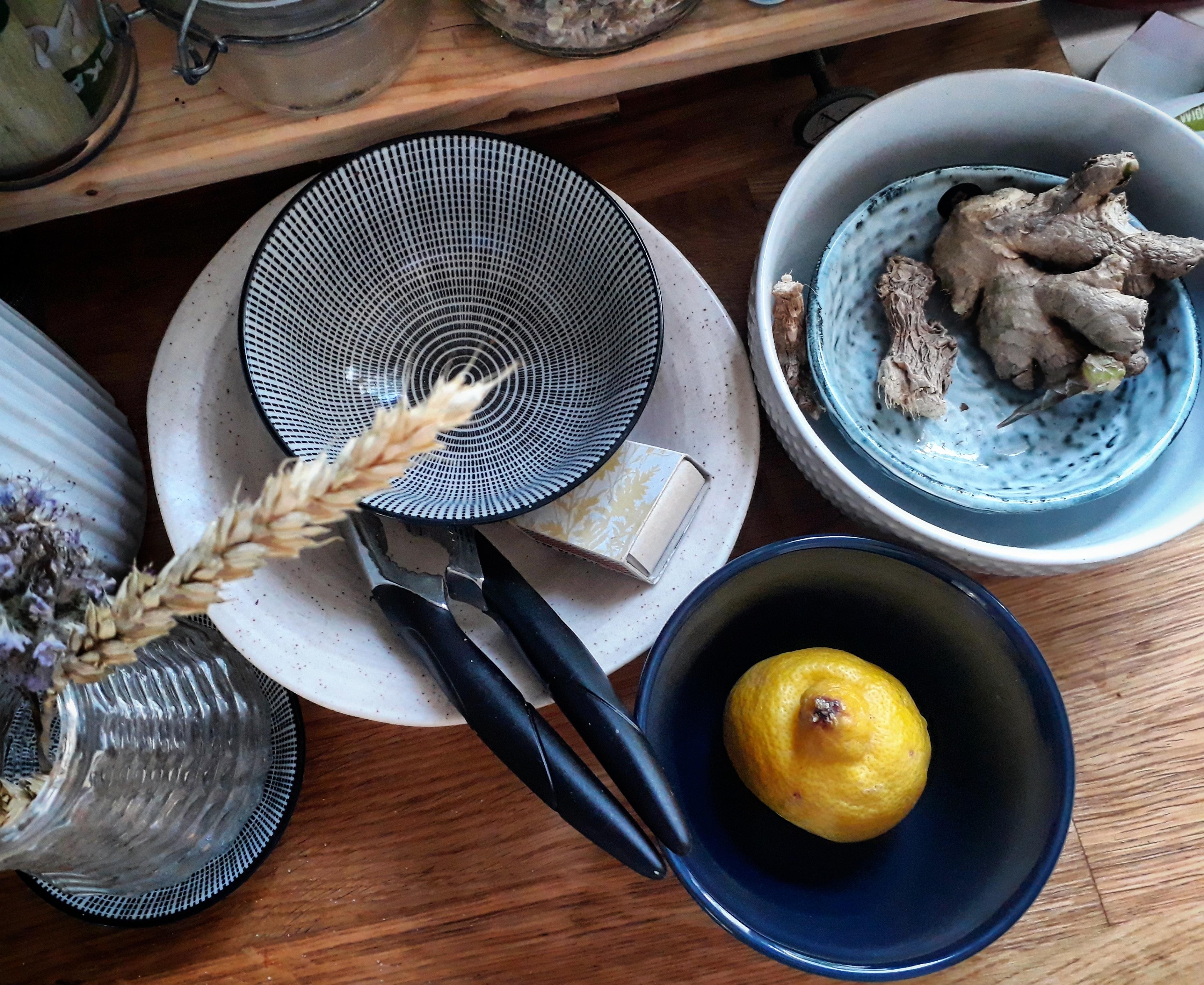 Summer kitchen #provencevibes #keramik #zitrone #ingwer #sommer #küche 